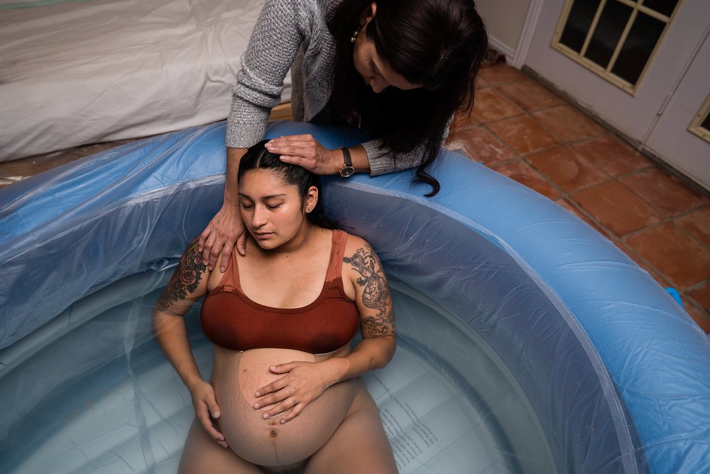 23-home-water-birth-photos.jpg