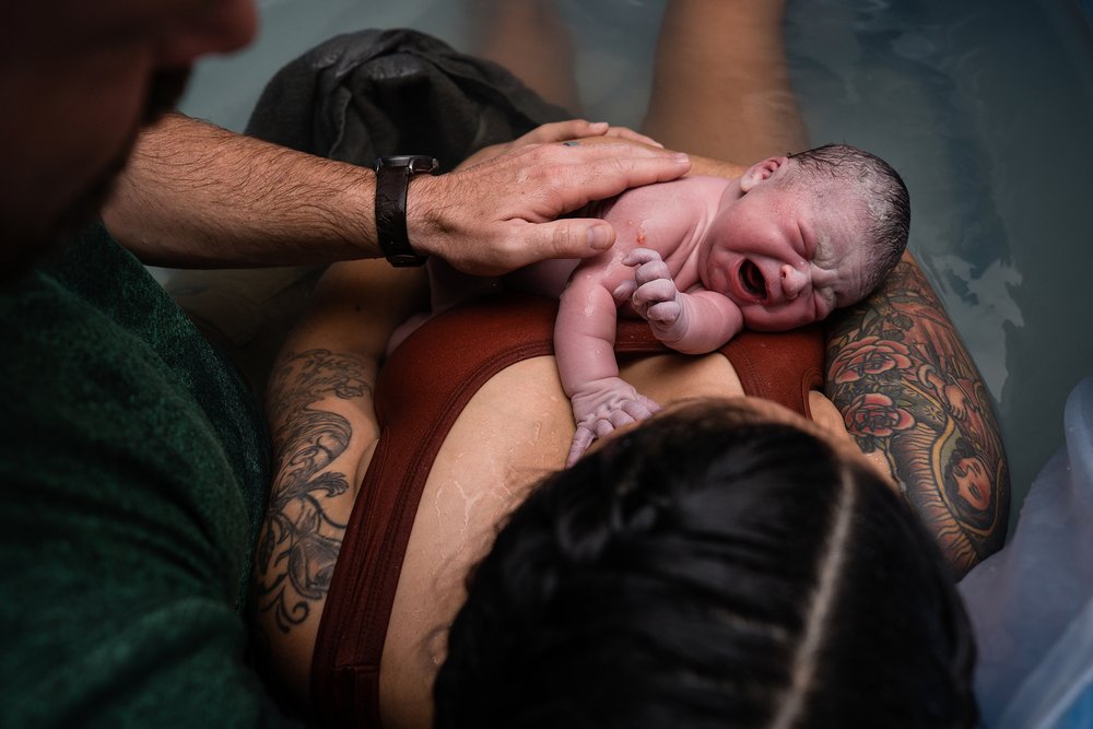 29-home-water-birth-photos.jpg