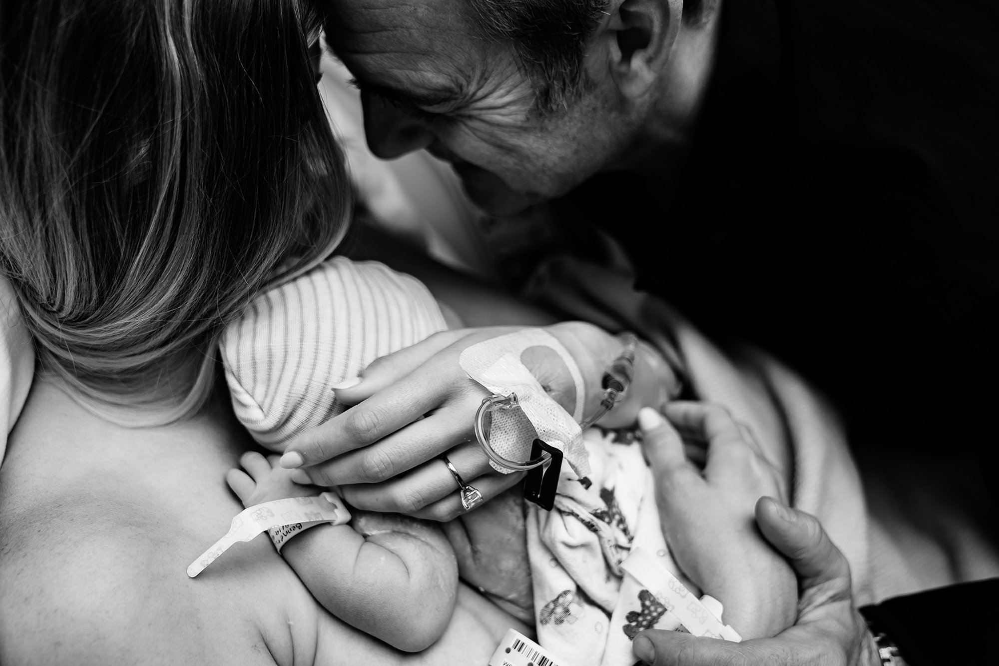 austin-hospital-birth-photographer-27.jpg