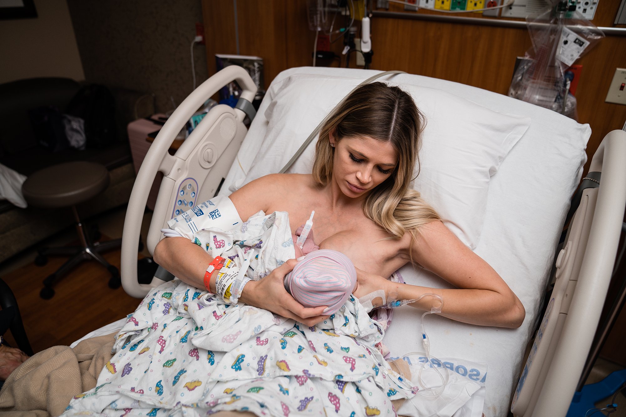 austin-hospital-birth-photographer-48.jpg