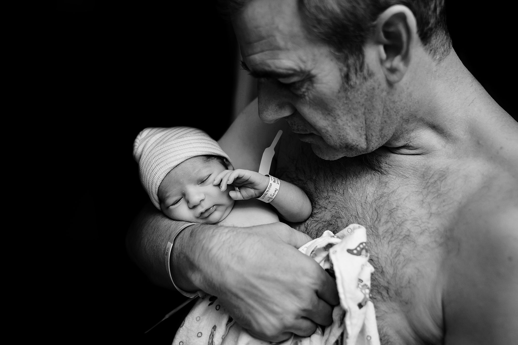 austin-hospital-birth-photographer-57.png