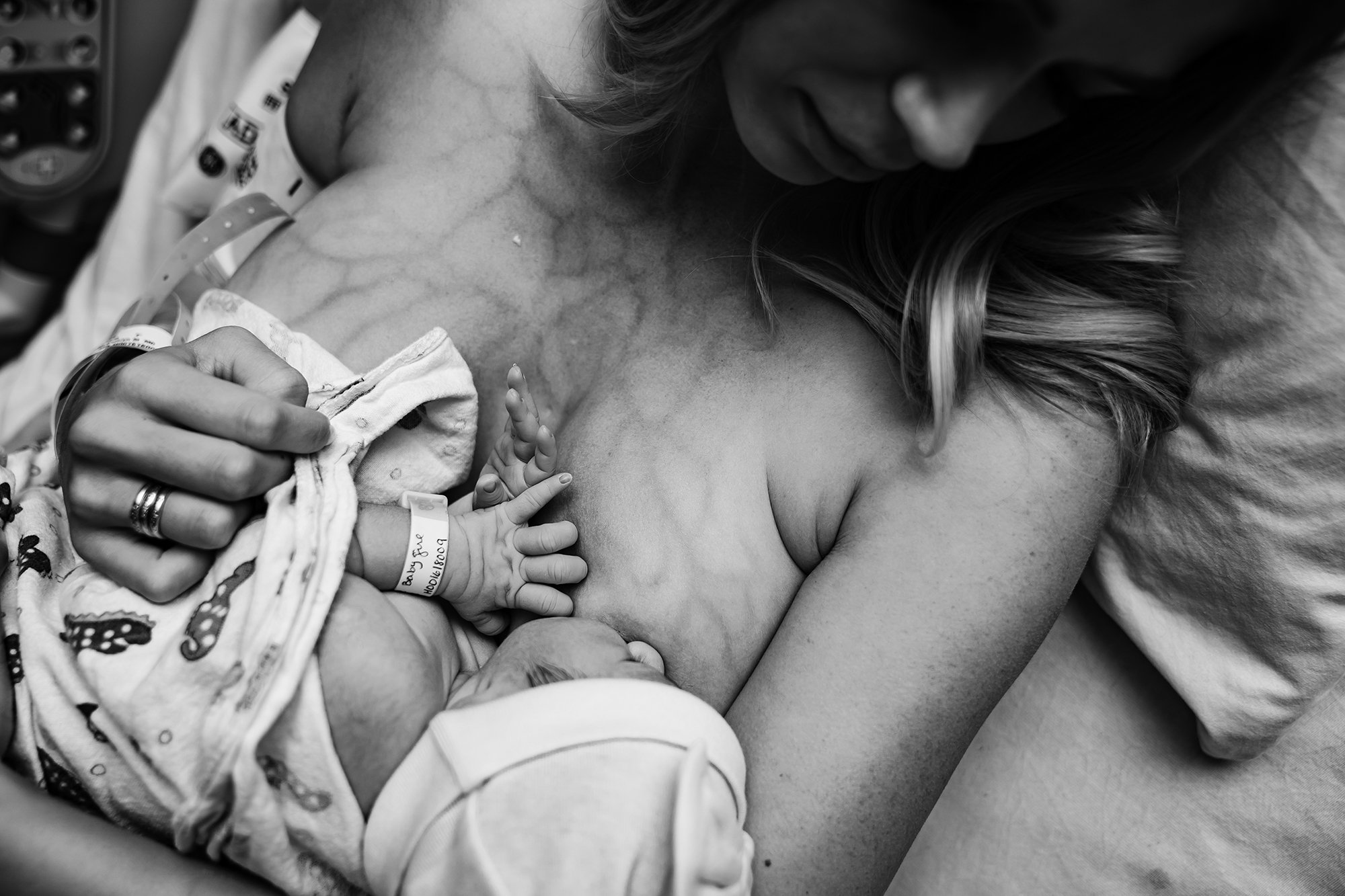 austin-hospital-birth-photographer-60.jpg