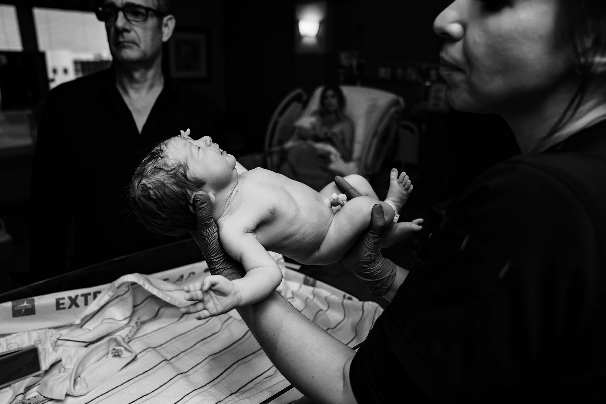 austin-hospital-birth-photographer-75.jpg