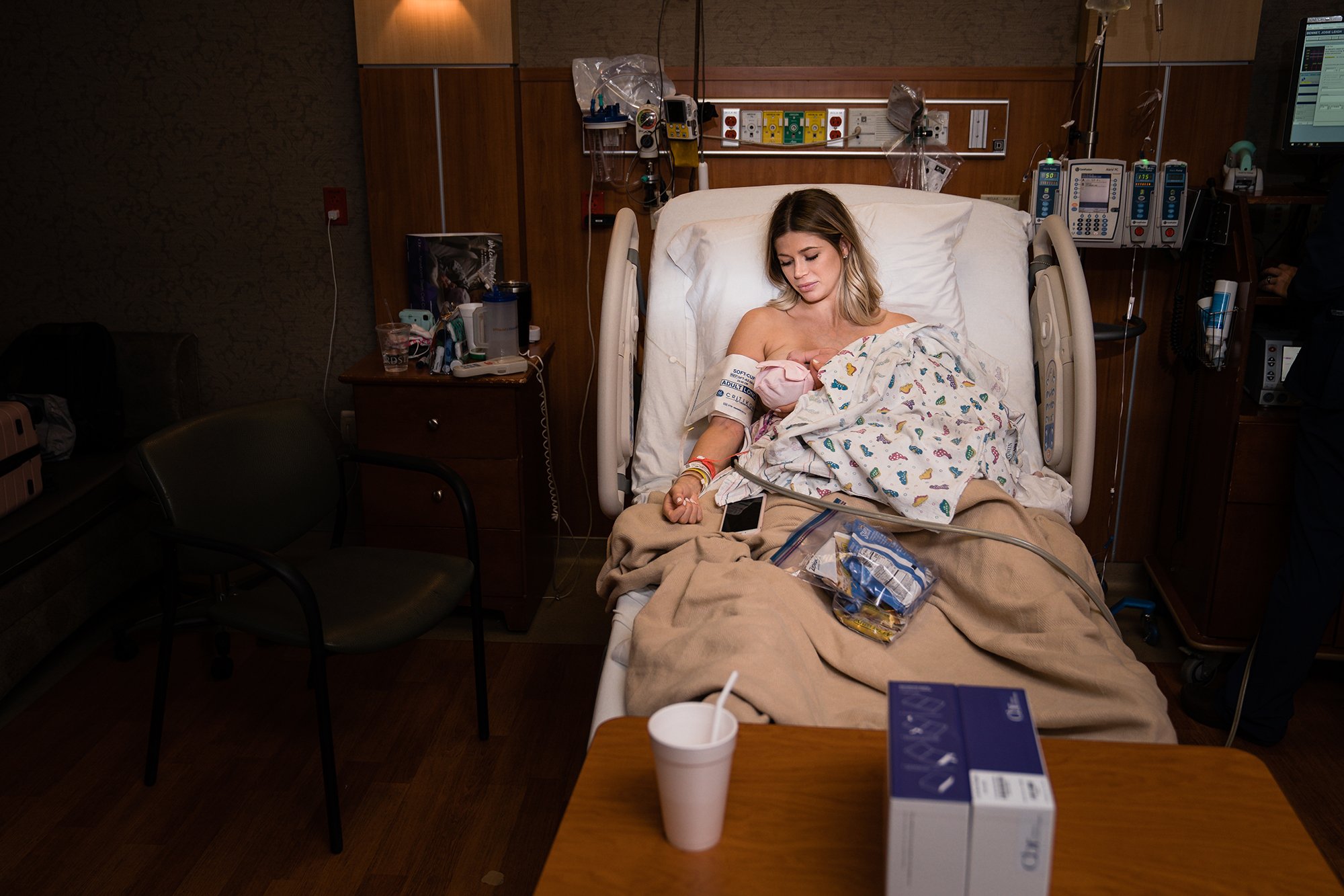 austin-hospital-birth-photographer-79.jpg