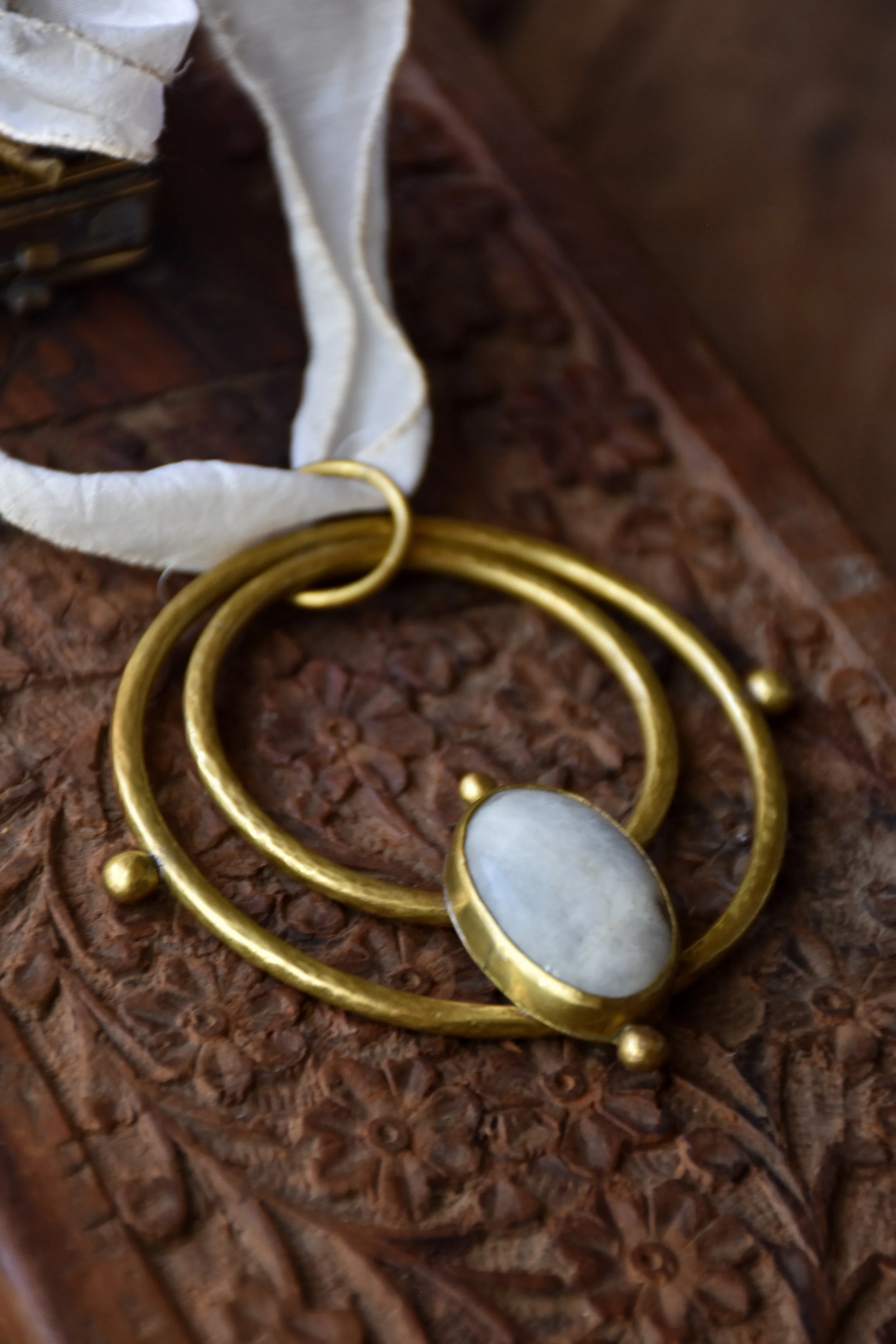 moonstonechokernecklace.JPG