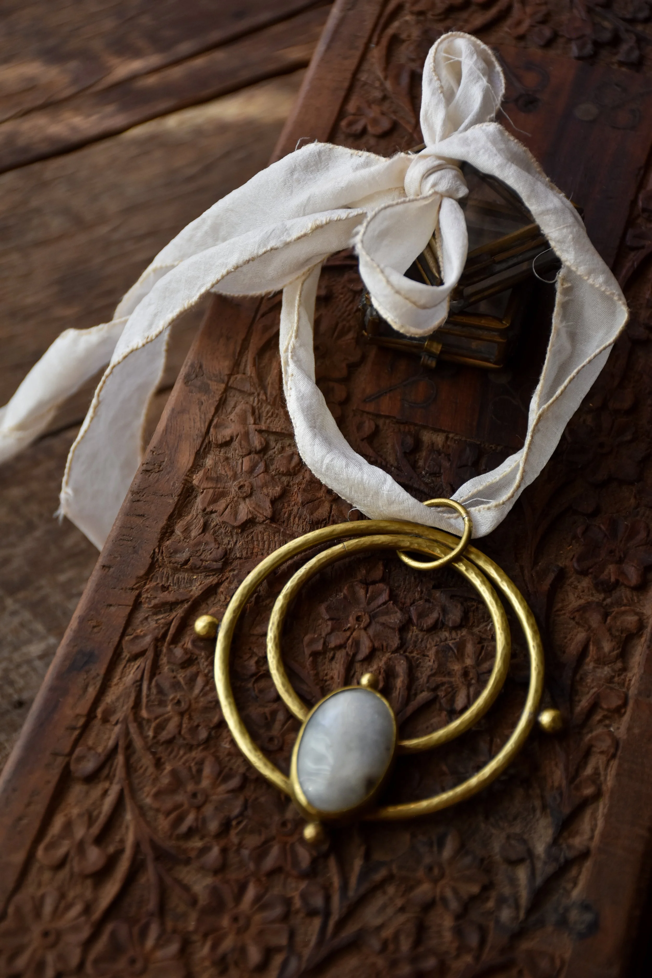 moonstonenecklace.JPG