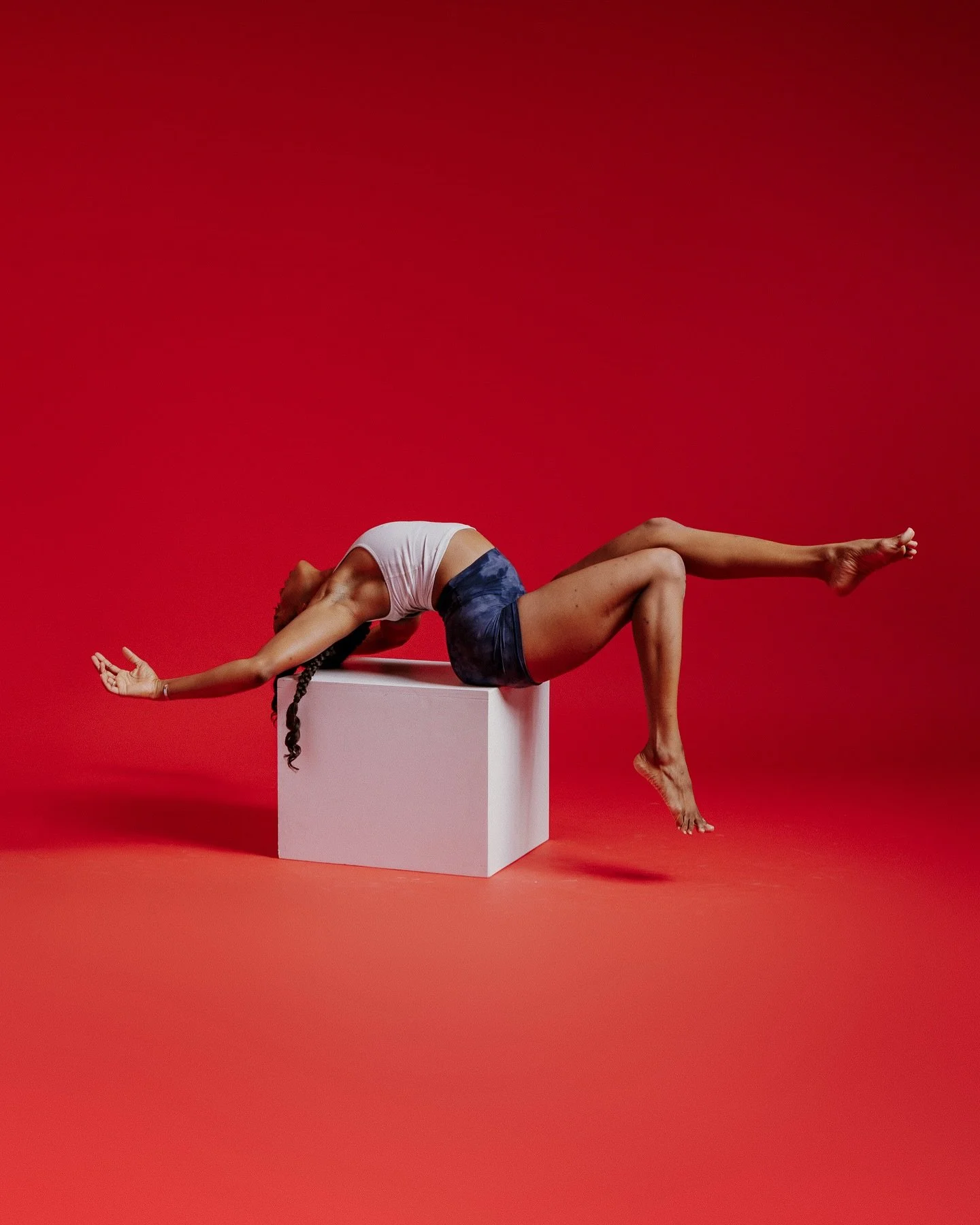 my go to state of being

📸 @aidan.tooth 
📍 @wadestudioto 

.

#torontodance #womensupportingwomen #womeninbusiness #femaleownedbusiness #photography #circusartist #performer