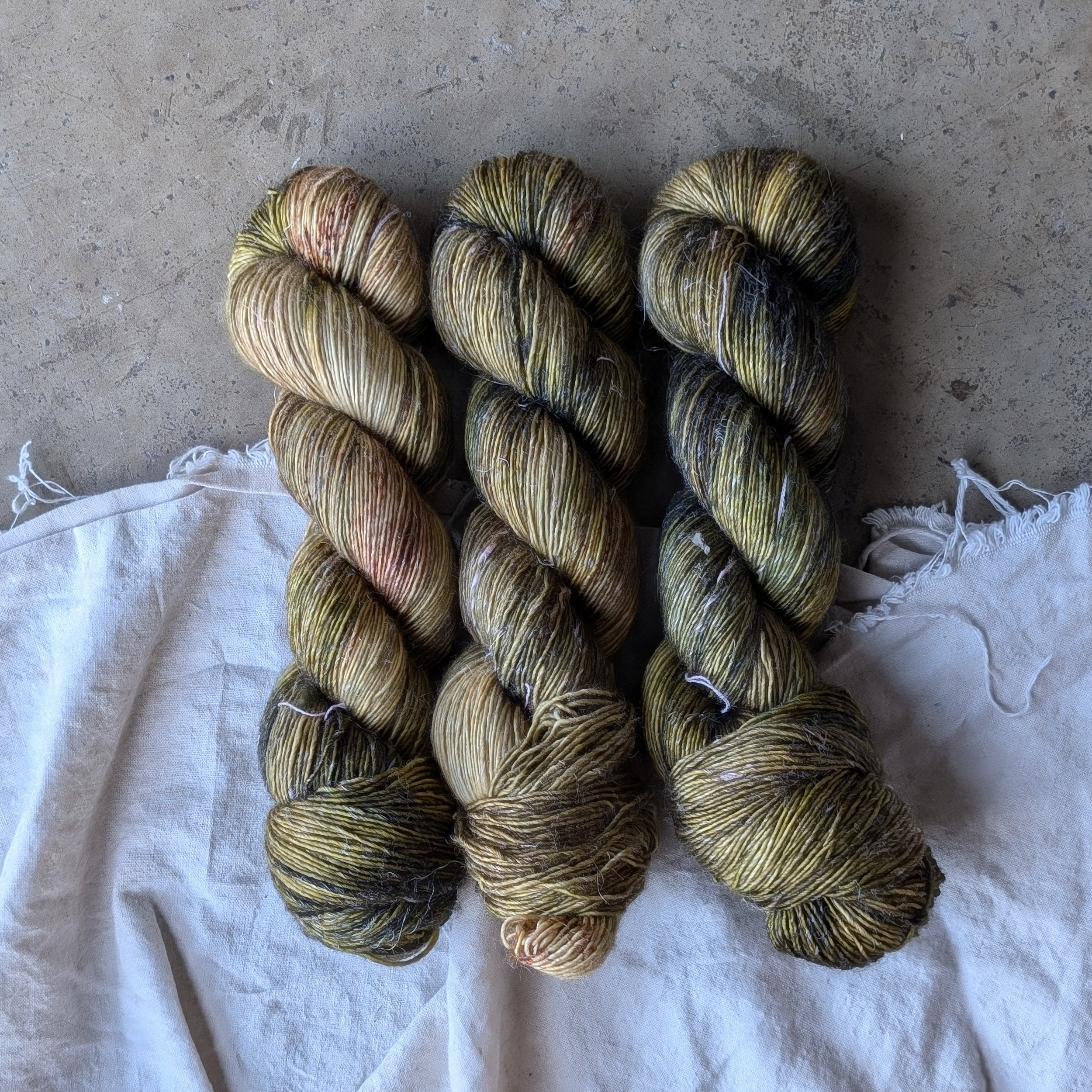 Wilding - Linen Singles