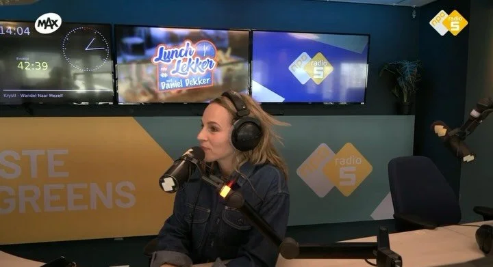 Deze week was ik te gast bij Dani&euml;l Dekker bij &lsquo;Lunch Lekker&rsquo; om te kletsen over m&rsquo;n nieuwe album Wandel Naar Mezelf 🐾❤️ Hier wat fragmentjes van het interview. Dankjewel @instadanieldekker voor het fijne gesprek 🙏