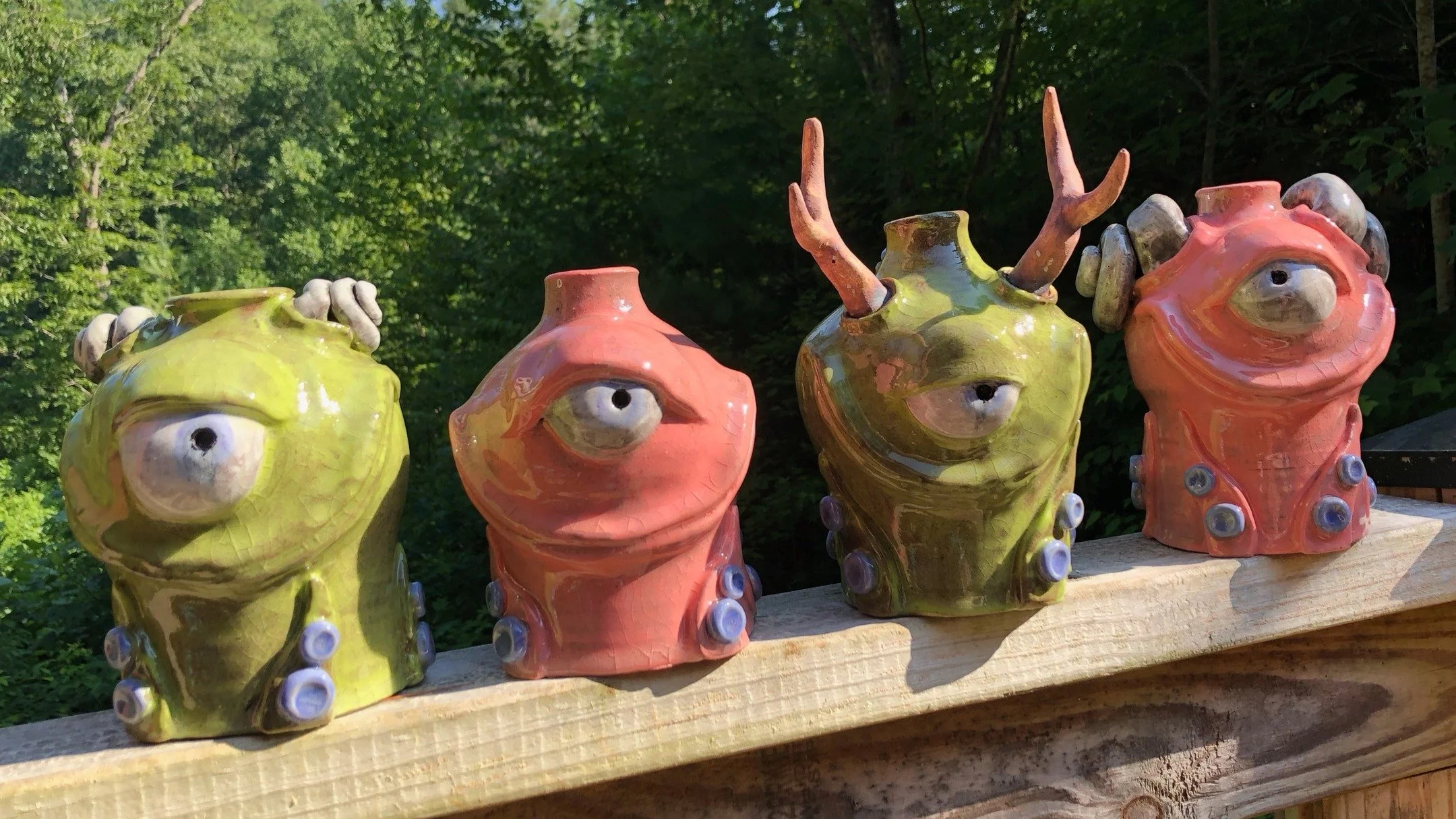 Making some Gilbert jugs and playing with horn concepts and Lizella clay. 

Suppose it is the time of year to start getting ready for Halloween! 

Hoping to be more active going forward as I dig myself out of a pit to play in the dirt beside it. 

#p