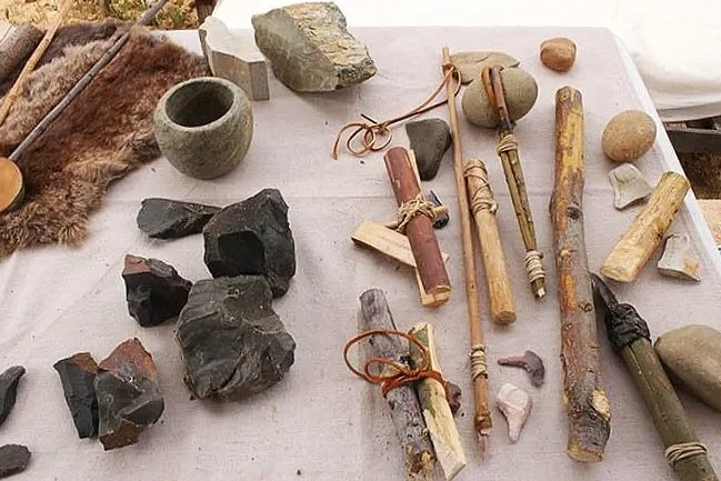 primitive+stone+tools.jpg