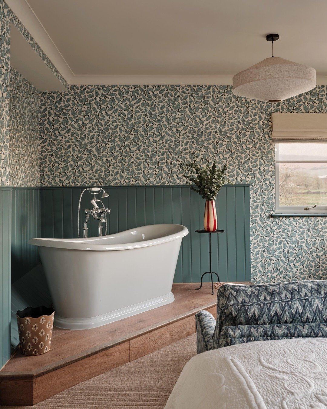 One of our favourite corners in a bedroom at the @alfristonsouthdowns. The bathtub in this suite is raised on an oak plinth to make the most of the beautiful views - the perfect spot for slowing down and taking it all in.

Photos by @astridtemplier

