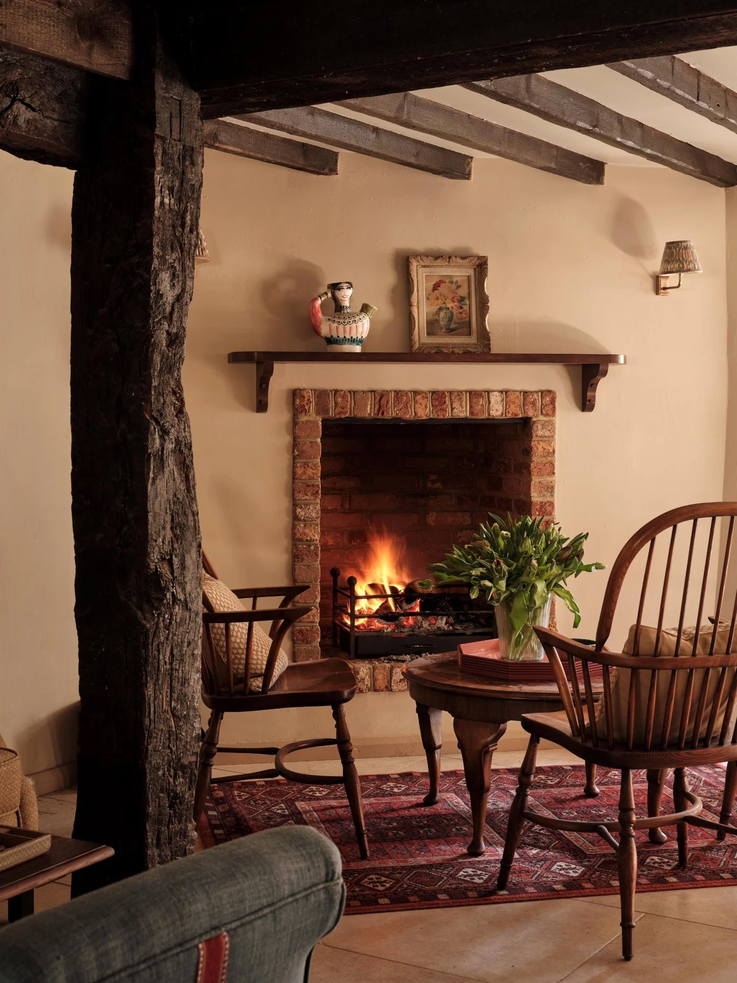 The snug, bar and dining area we designed at the @alfristonsouthdowns - ideal for hunkering down with a glass of wine, reading and resting.

Photos by @astridtemplier

-

#thealfrsitonsouthdowns #thealfristonhotel #southdowns #southdownshotel #listed