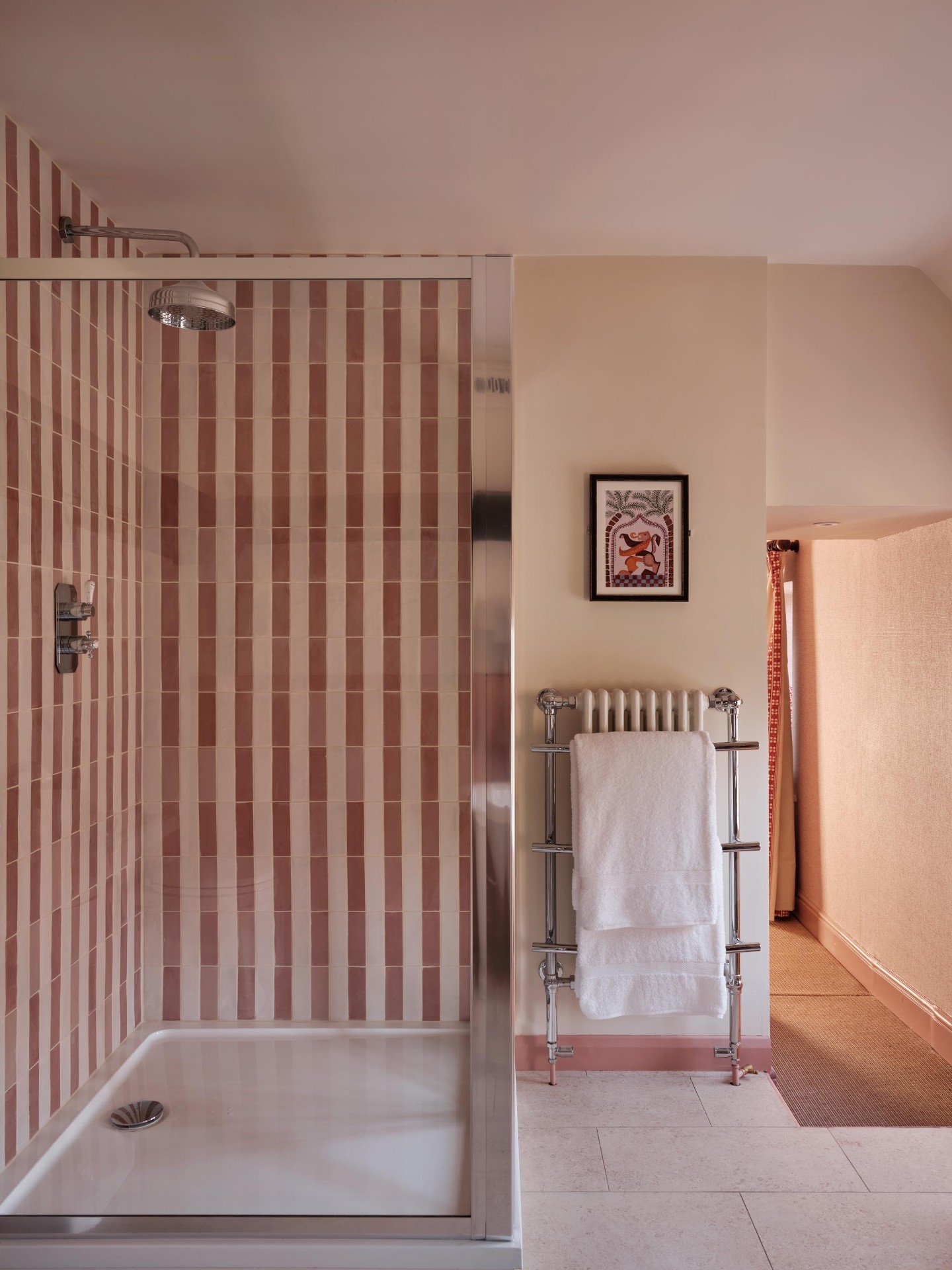Suite 10, in the oldest part of the @alfristonsouthdowns hotel has views onto the croquet lawn and oodles of charm with the old windows and beams. We loved the vibrant colours and pattern of the headboard combined with the warm colours of this room.
