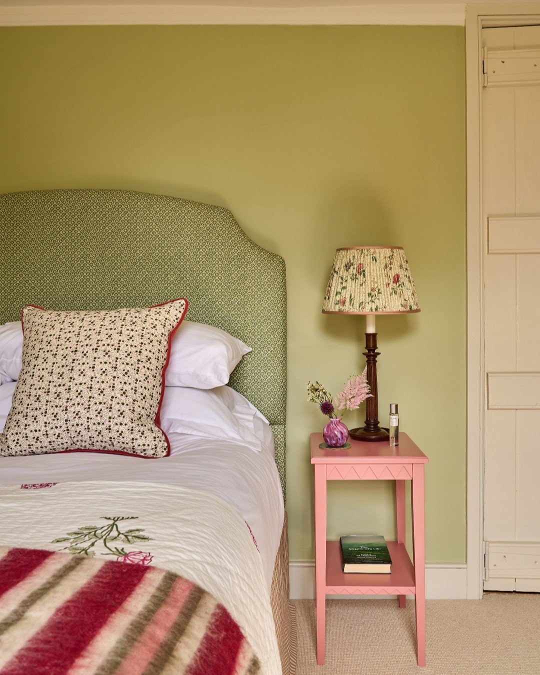 A guest bedroom in our Cotswolds country house project featuring our new zigzag side tables in our Bonnie colour! This is such an uplifting room with the walls washed in green, and packed full of beautiful fabrics, furniture and textures.

Photos @mi
