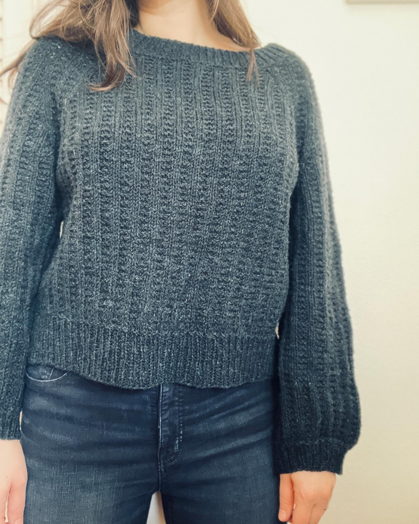 I sense the beginning of another blue period. 

Sweater: Coombe

#intothewool #sarahsolomondesigns #coombesweater
