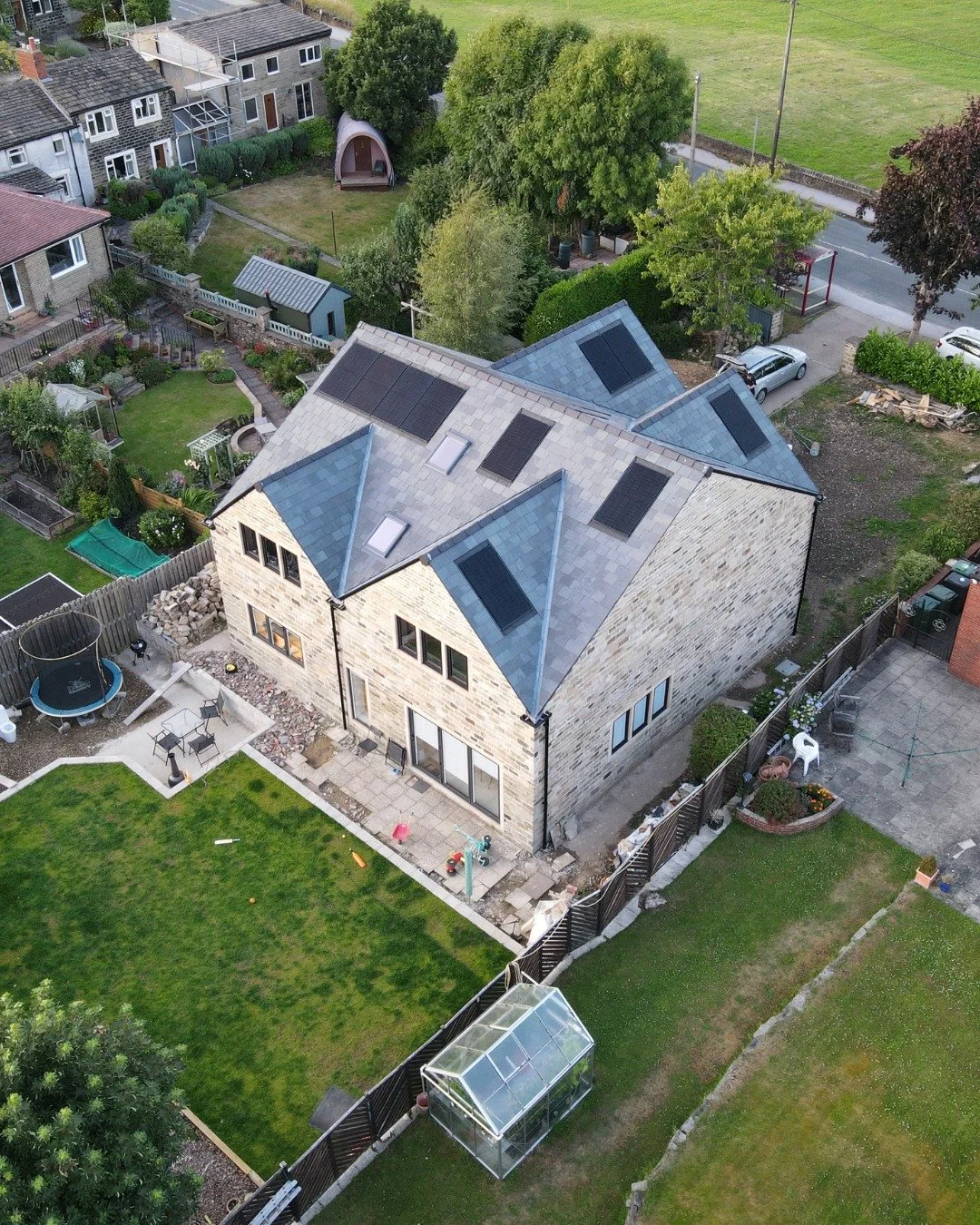 Panels up. Power on.

Another home a little more self-sufficient.

Thinking about solar? Drop us a message, we&rsquo;re always happy to chat. 

#UKsolar #homesolar #netzero #gridneutral #cleanenergy