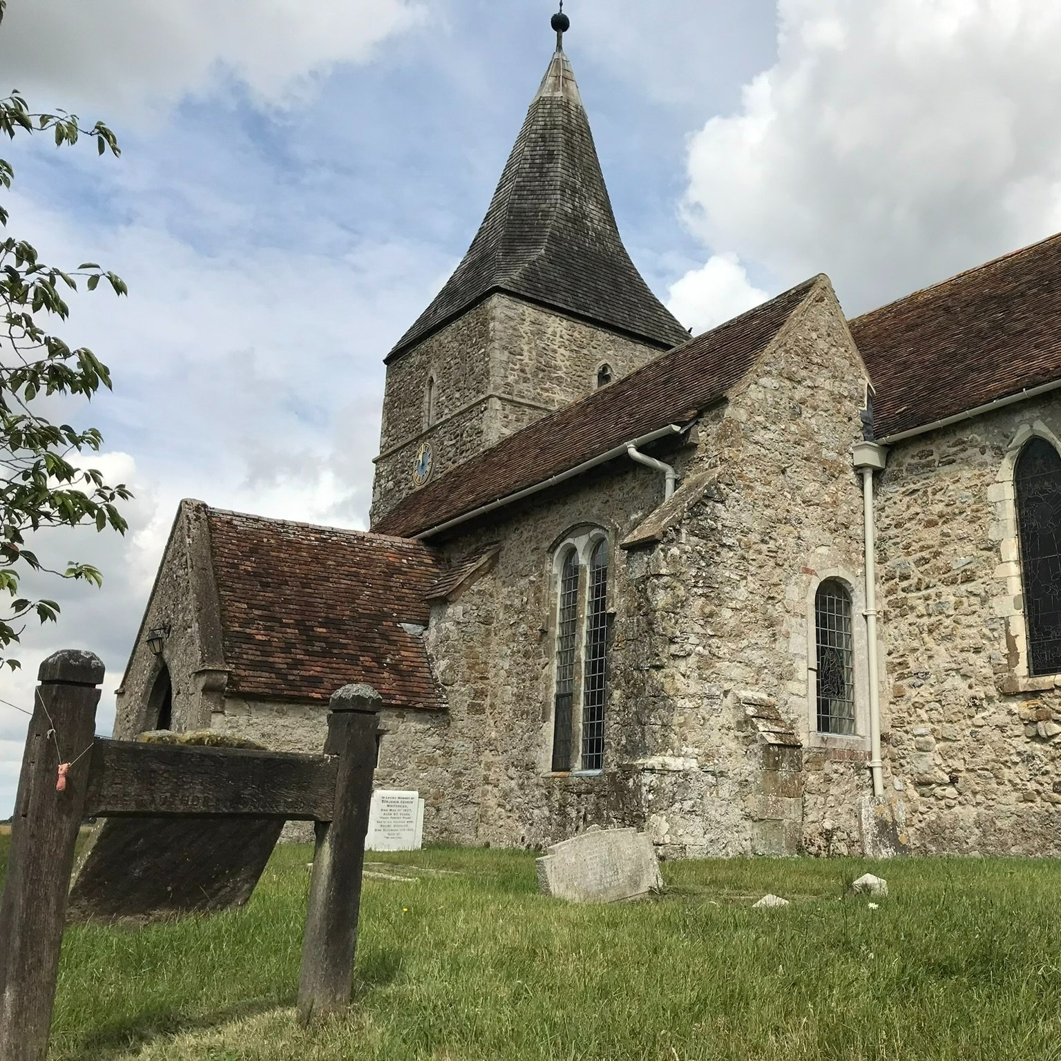 Author E. Nesbit is buried in the churchyard at St Mary in the Marsh.