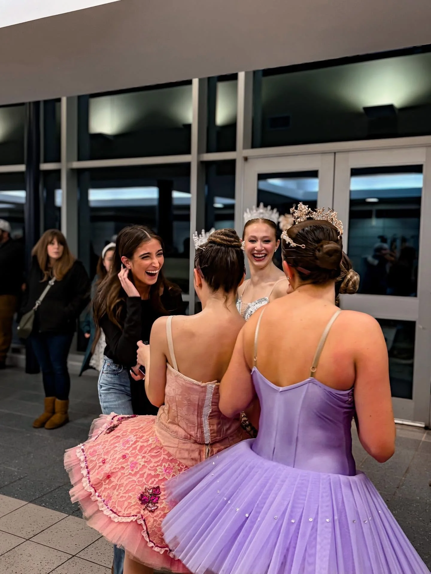 Timeless Joy✨🥰

Year after year, we love seeing the smiles, connections, and pure joy the classic Nutcracker ballet performance brings to our dancers and community💚