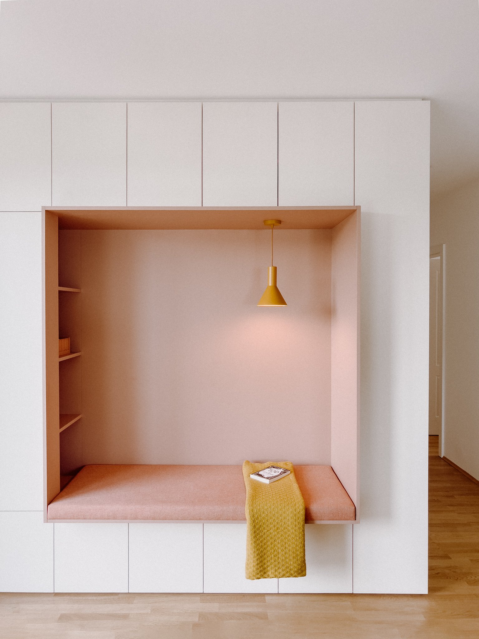 Einbauschrank-Wohnzimmer-Sitznische-Tischlerei-Pichler-Forchtenstein-22.jpg