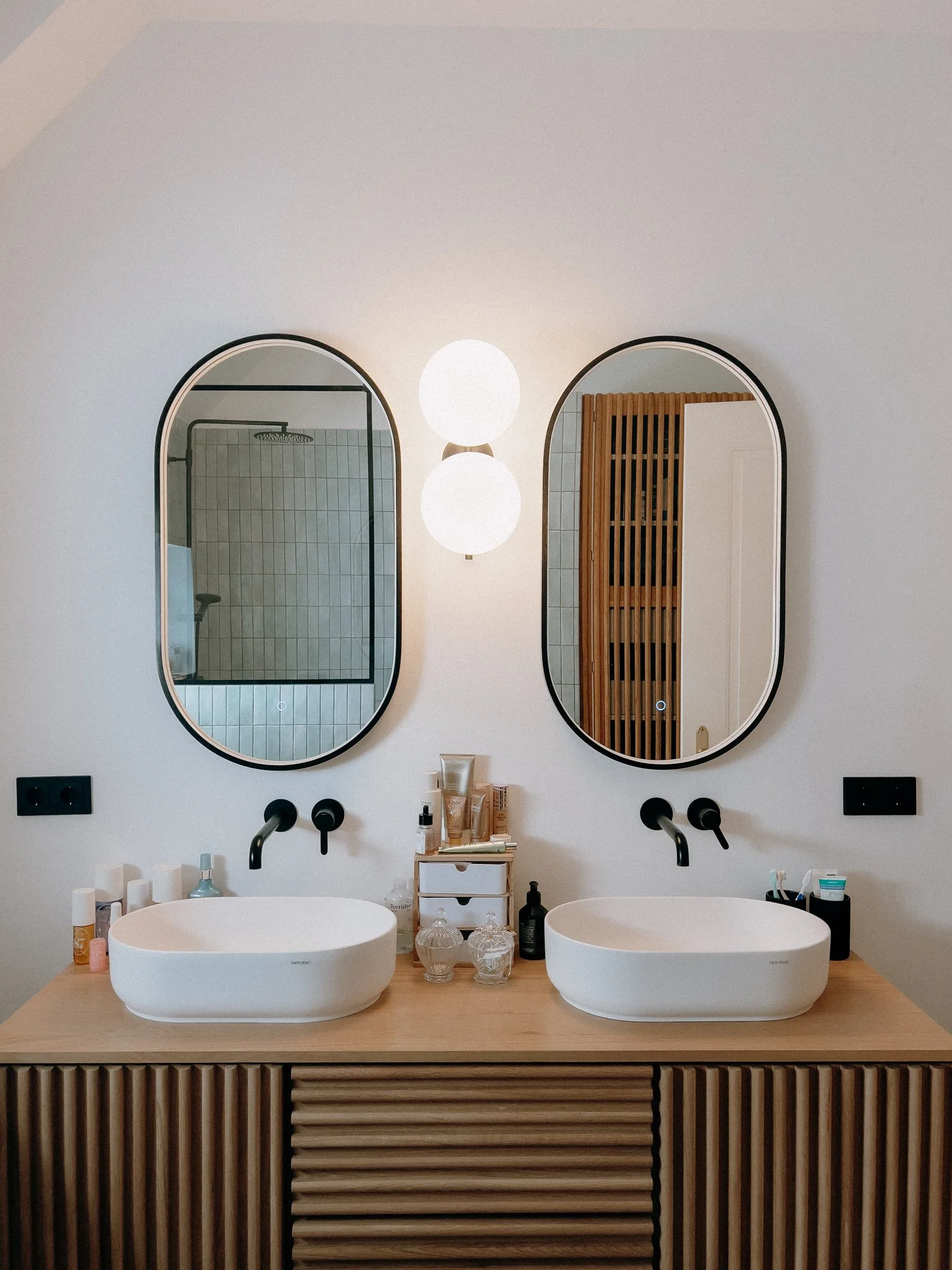 Badezimmer-Waschmaschinenschrank-Waschtisch-Eiche-Tischlerei-Pichler-Forchtenstein-8.jpg