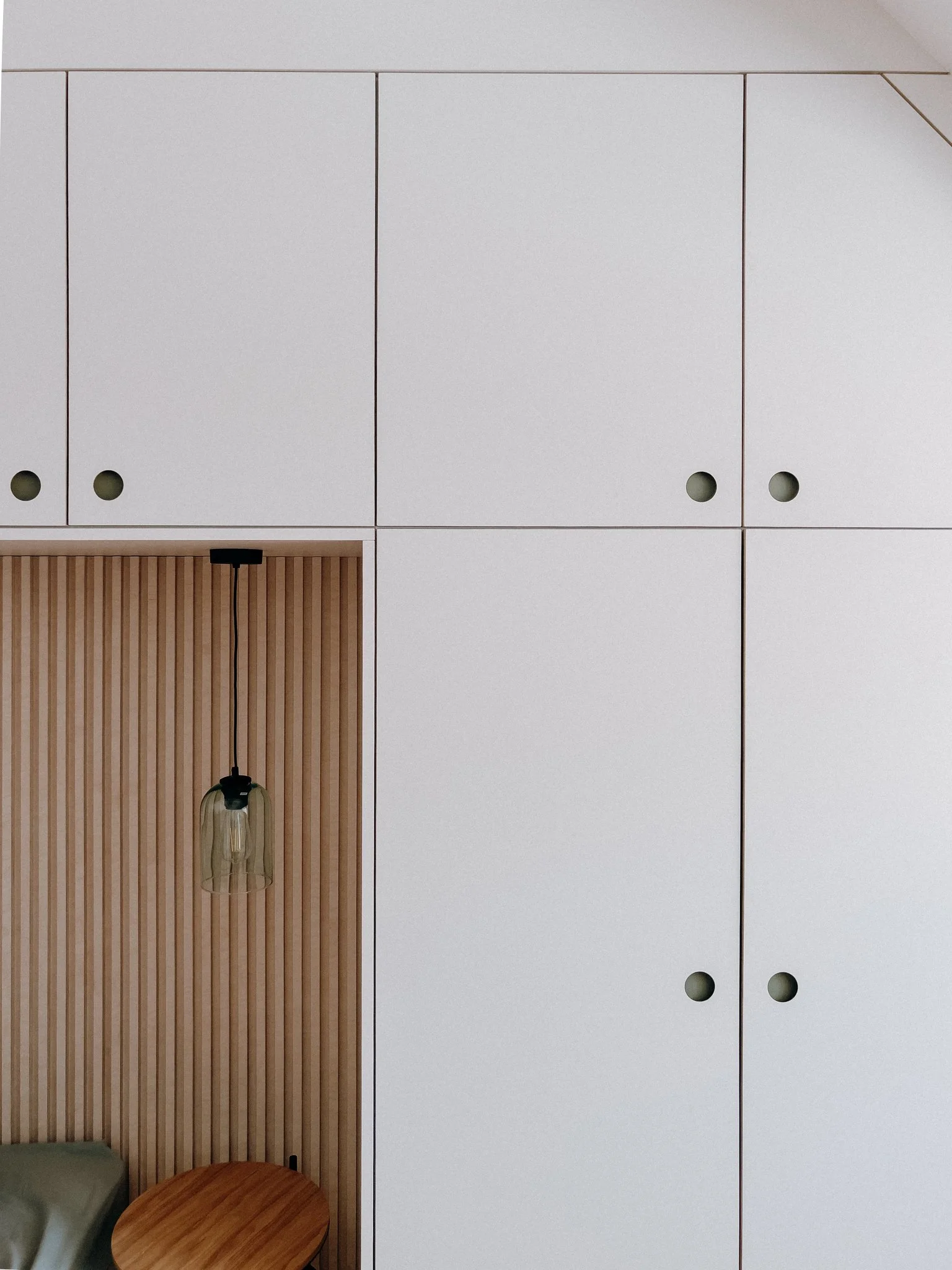 Schlafzimmer-Einbauschrank-Linoleum-Kleiderschrank-Tischlerei-Pichler-Forchtenstein-03.jpg