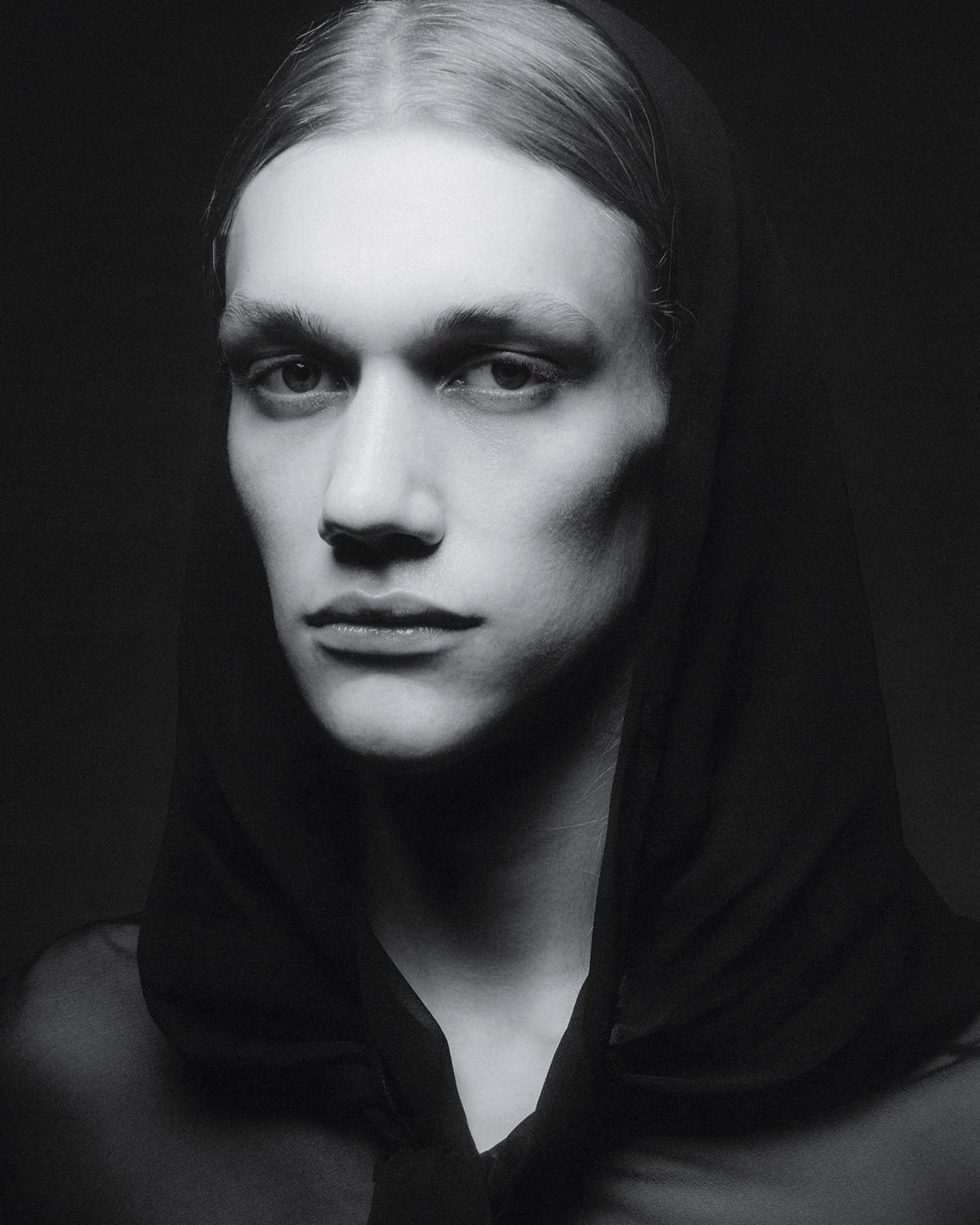 10Men by Allan Hamitouche & Davey Sutton