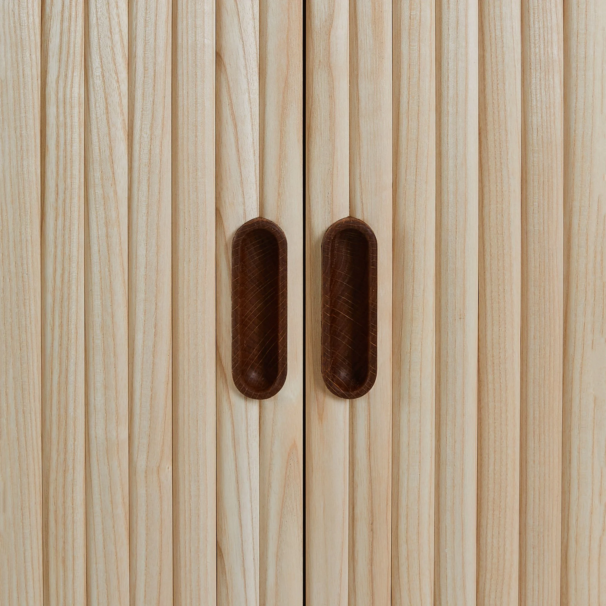 knot-talbot-sideboard-ash-oak-detail.jpg