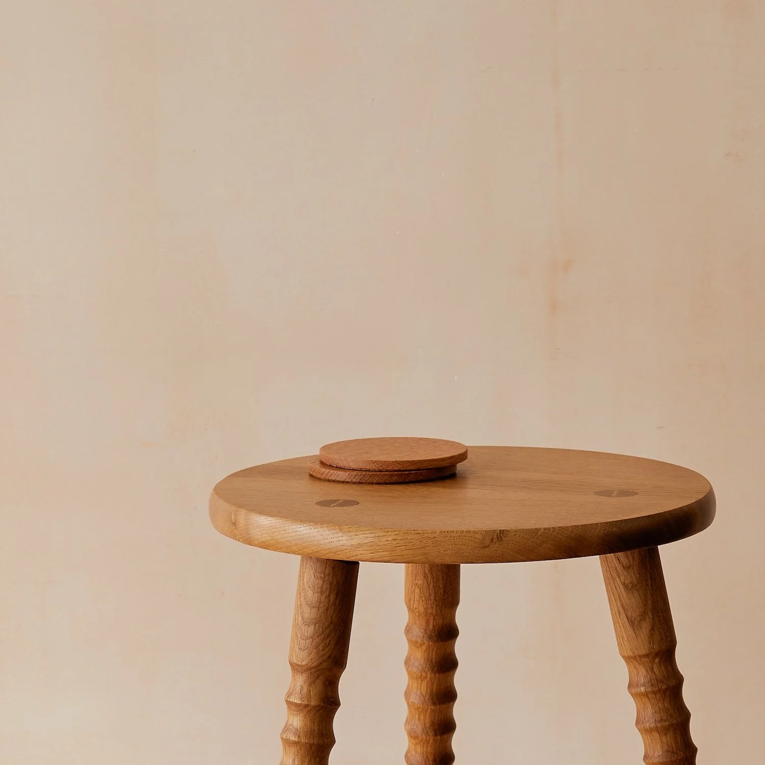 knot-iver-table-studio-top-oak.jpg