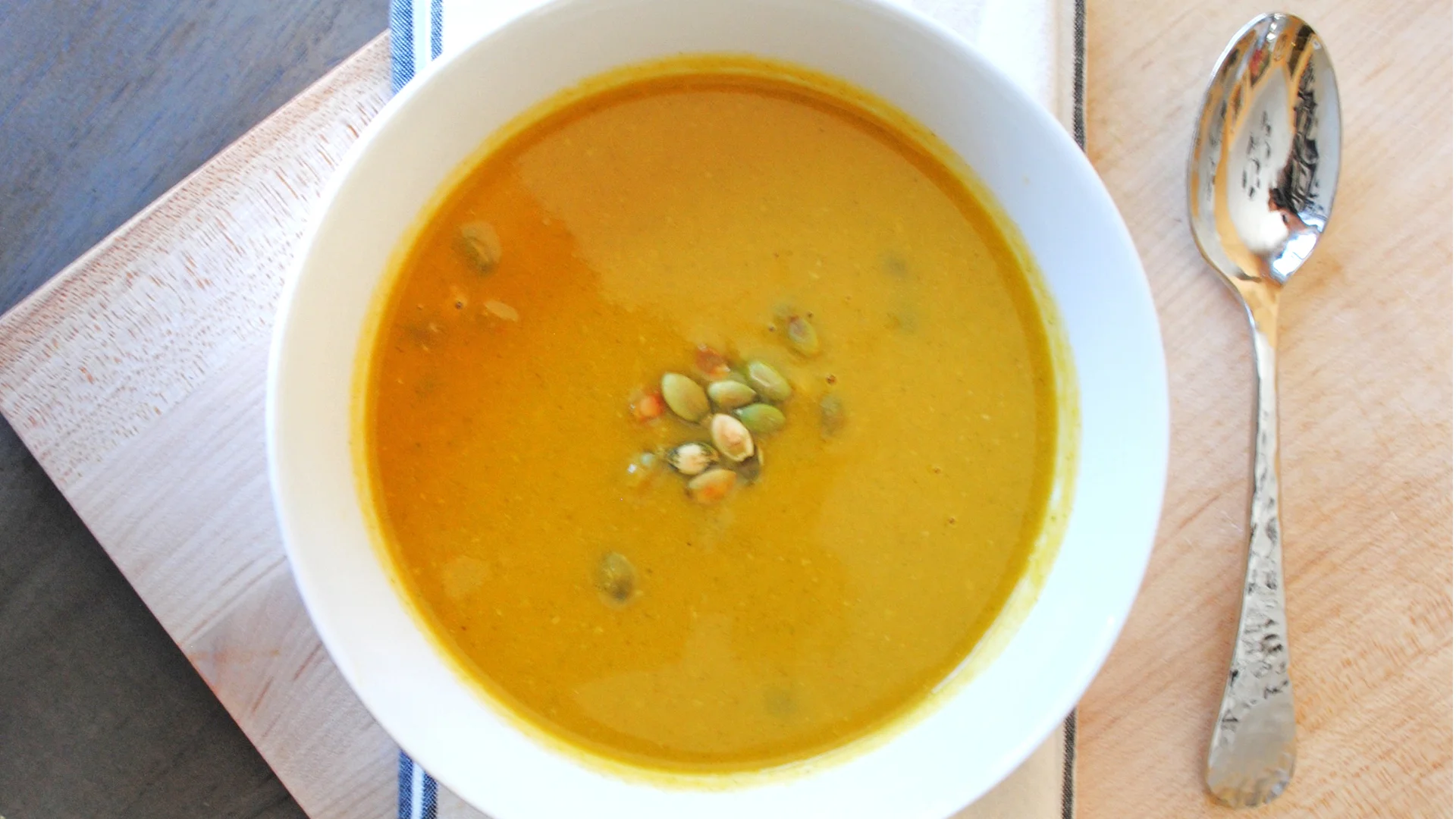 Soup-er Veggie Cheezy Soup