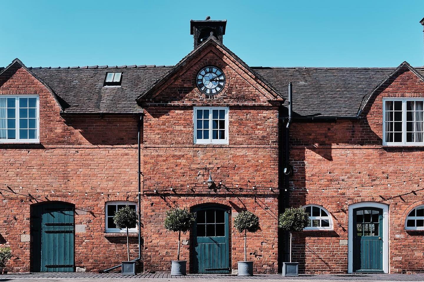 Our courtyard has played host to many drinks receptions and photo opportunities. Thank you @luke_makesphotos for capturing us with blue skies