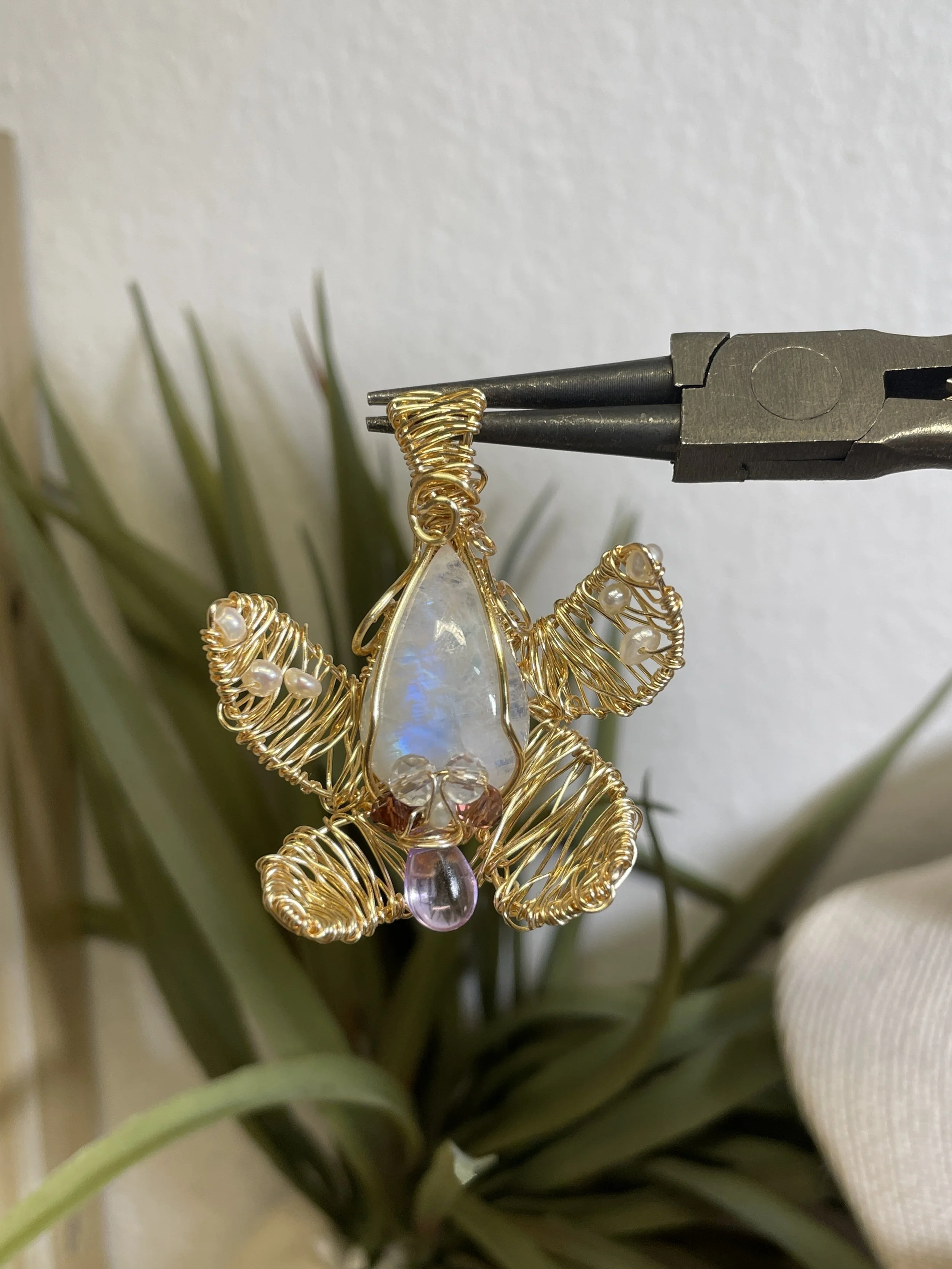 Orchid Moonstone pendant