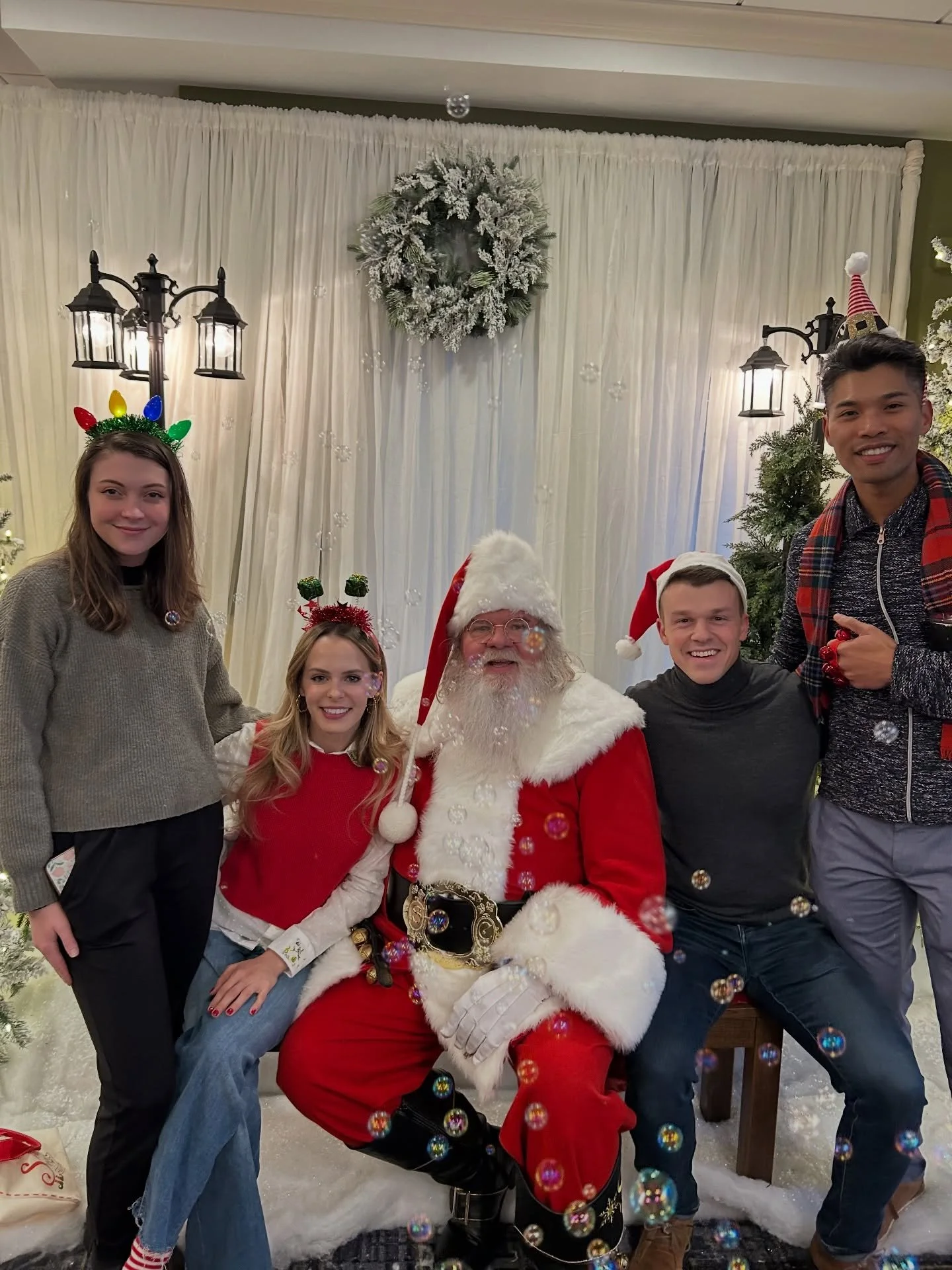 Spreading a little extra cheer your way today! 🎶 Wishing you a day filled with good music, great company, and plenty of Christmas magic. Merry Christmas from our crew to yours! 🎅❤️

#MerryChristmas #CarolingCrew #santa #holidaytunes #Christmas2025