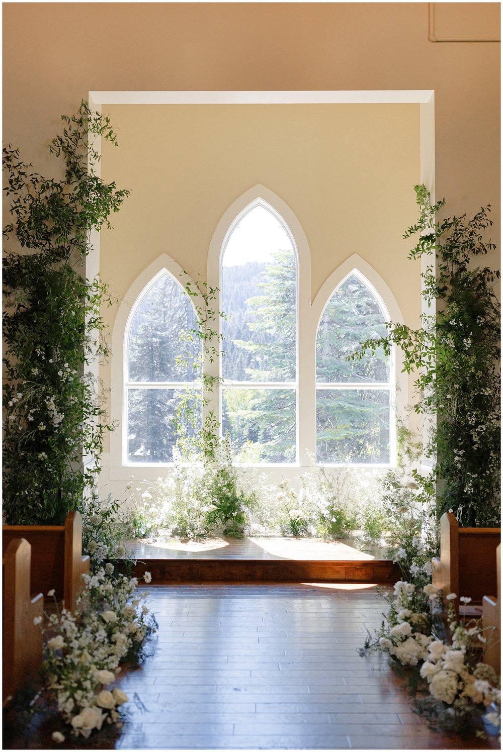 Floral Covered Tamarack Wedding | Ivory & Sage Events_6628.jpg