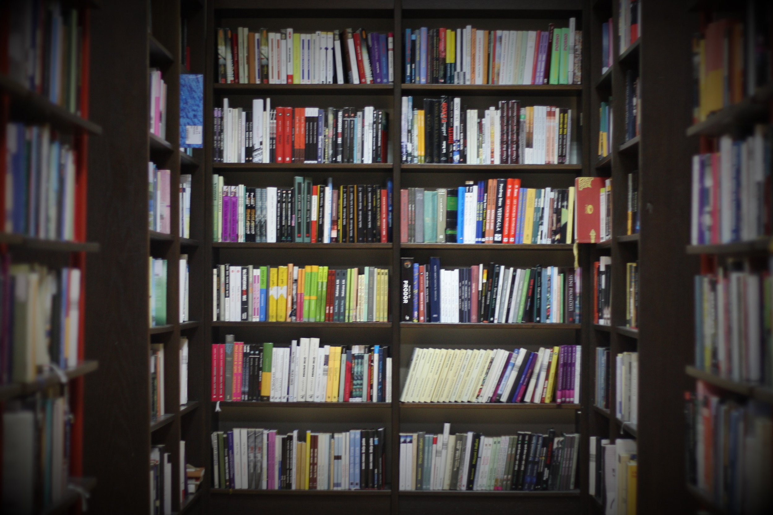 Selling Books: Indie Stores vs. Online Distributors