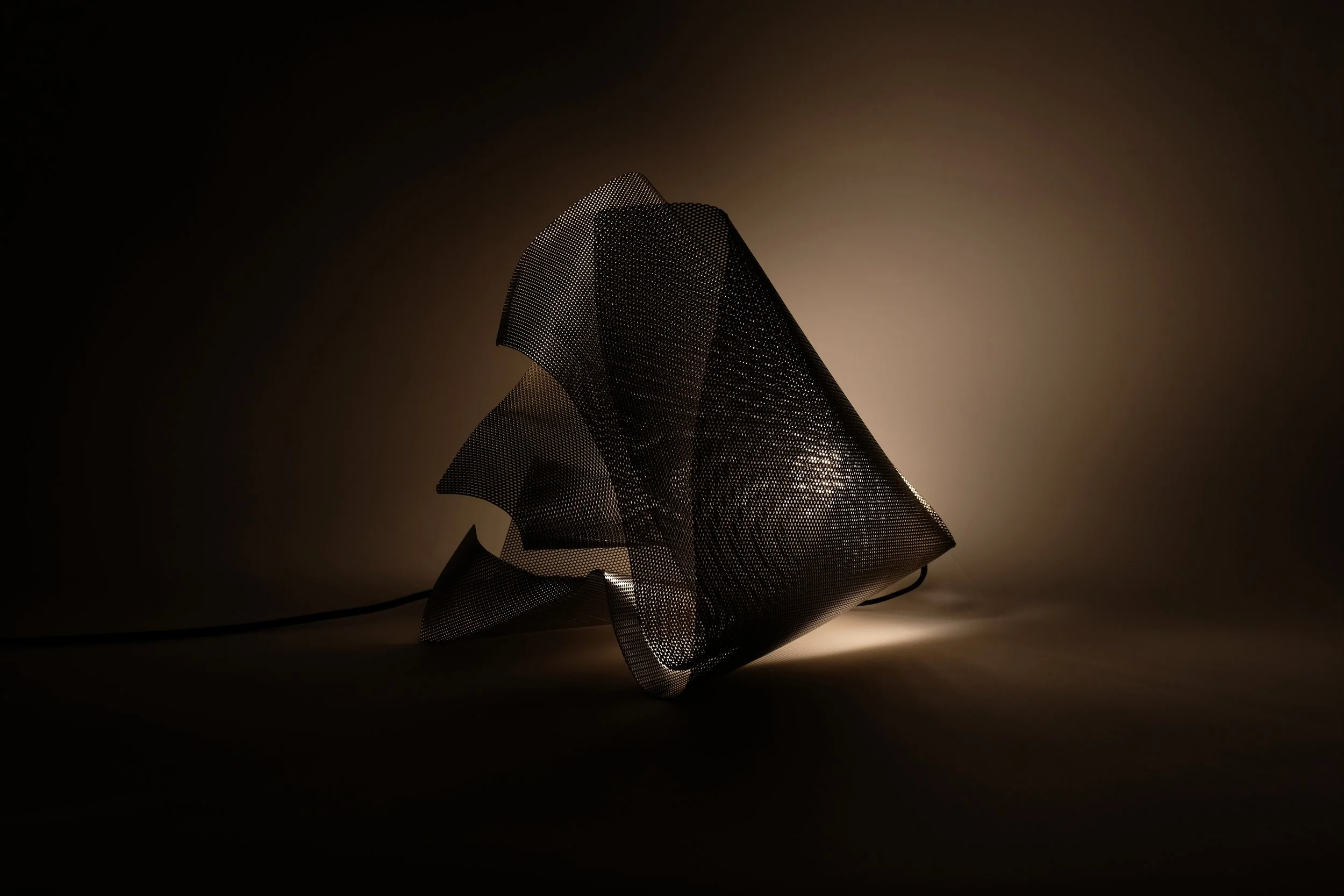 TL04n 2 Dark Right Aspect.JPG