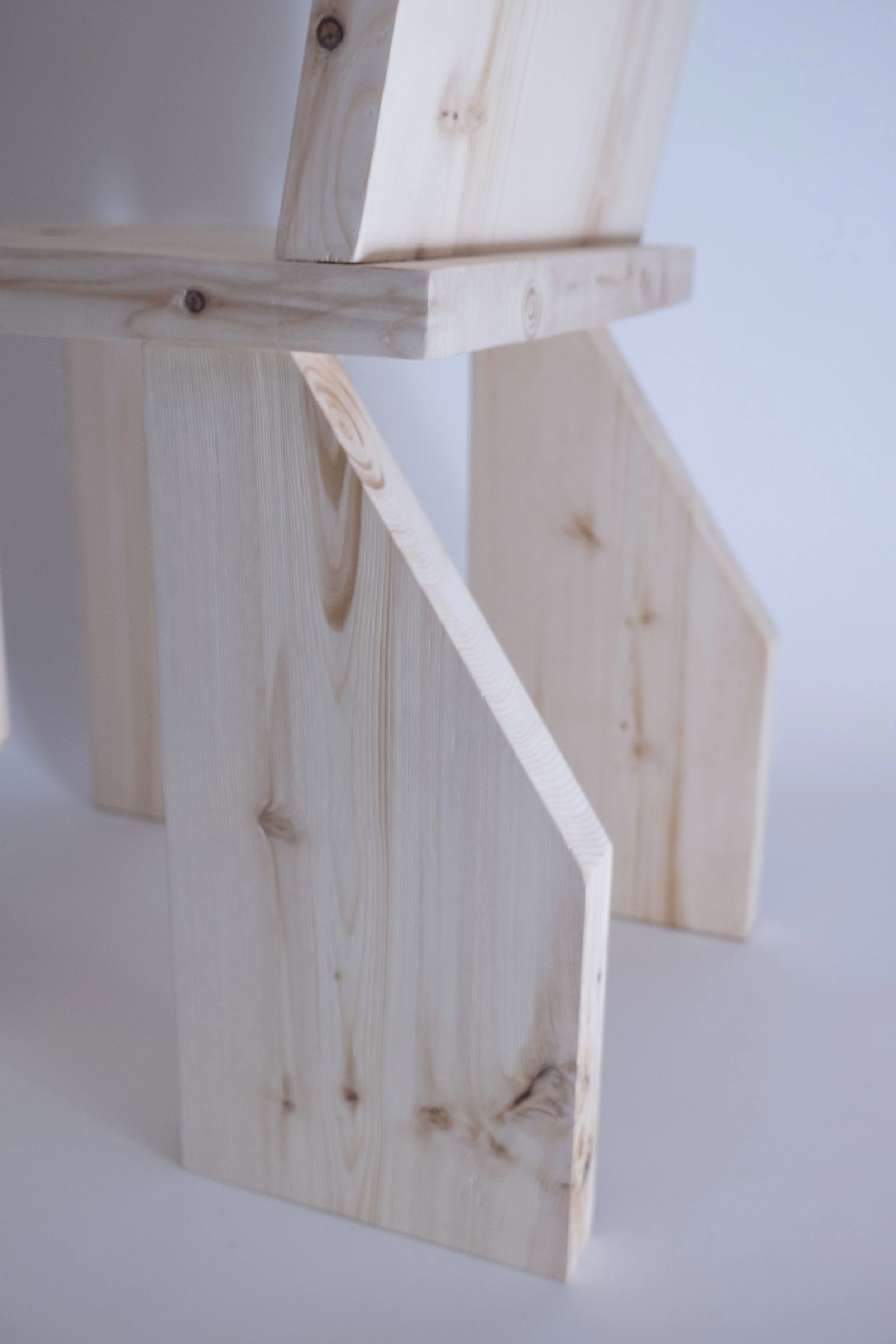 DC05 Leg Detail.jpg