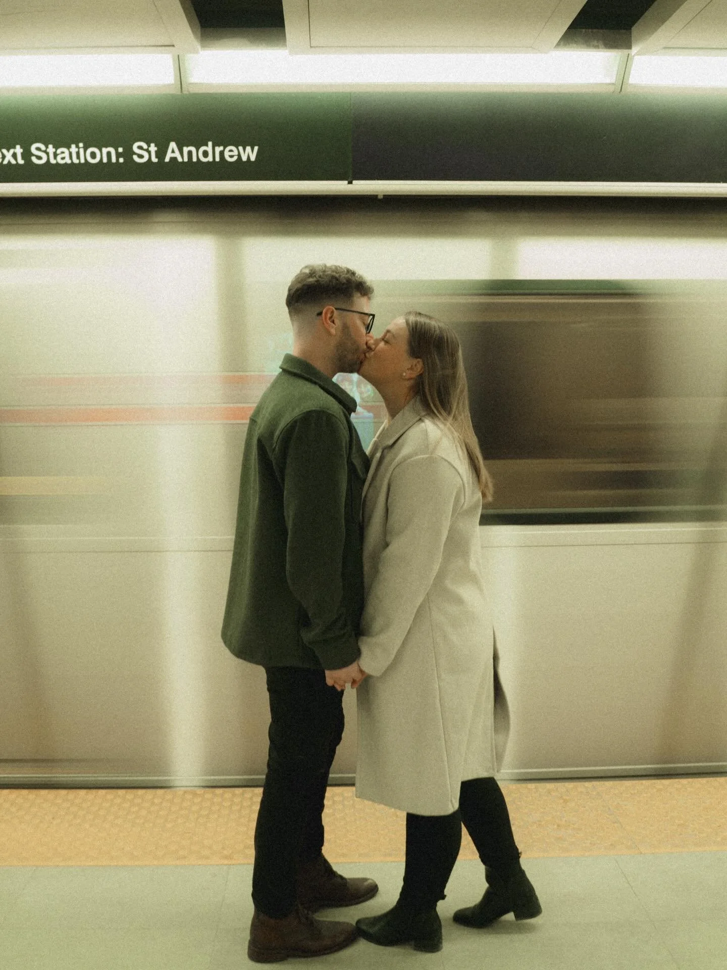 First stop Union station, next stop The Chapel🚊💒

#engagementphotoshoots #torontoweddingphotographer #torontoweddingphotography #gtaweddingphotographer #torontoengagementphotographer
