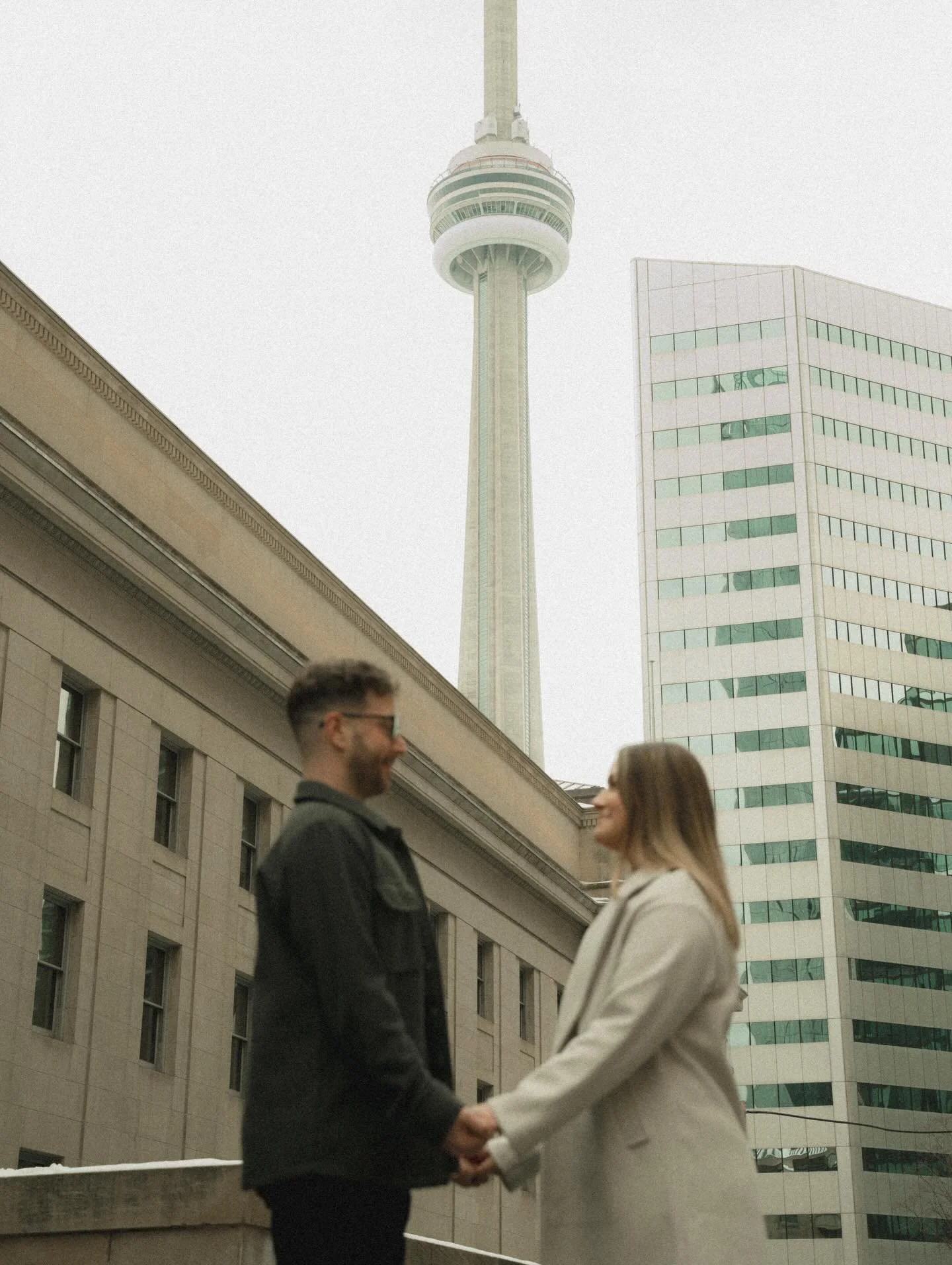 Home is where the heart is 🩵🏙️

#engagementphotoshoots #torontoweddingphotographer #torontoweddingphotography #torontoengagement #gtaweddingphotographer