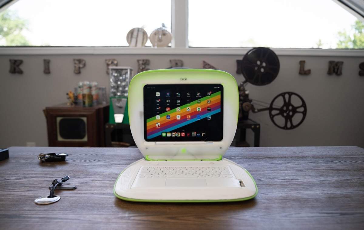 Apple retourne à l'école avec un iPad et de nouveaux services - IDBOOX