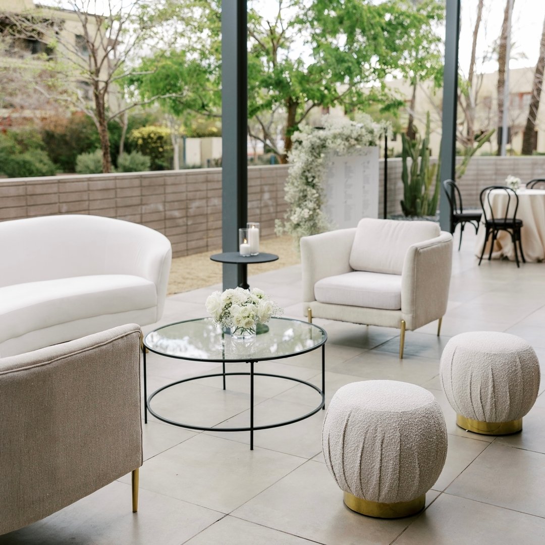 Elevate + customize your event with soft seating your guests will love🤍
&bull;
Planner: @revelweddingcompany
Venue: @andazscottsdaleweddings
Photo: @sophie.j.photo
Floral: @mintgreendesign
&bull;
#primdesignco #eventrentals #rentalfurniture #eventre