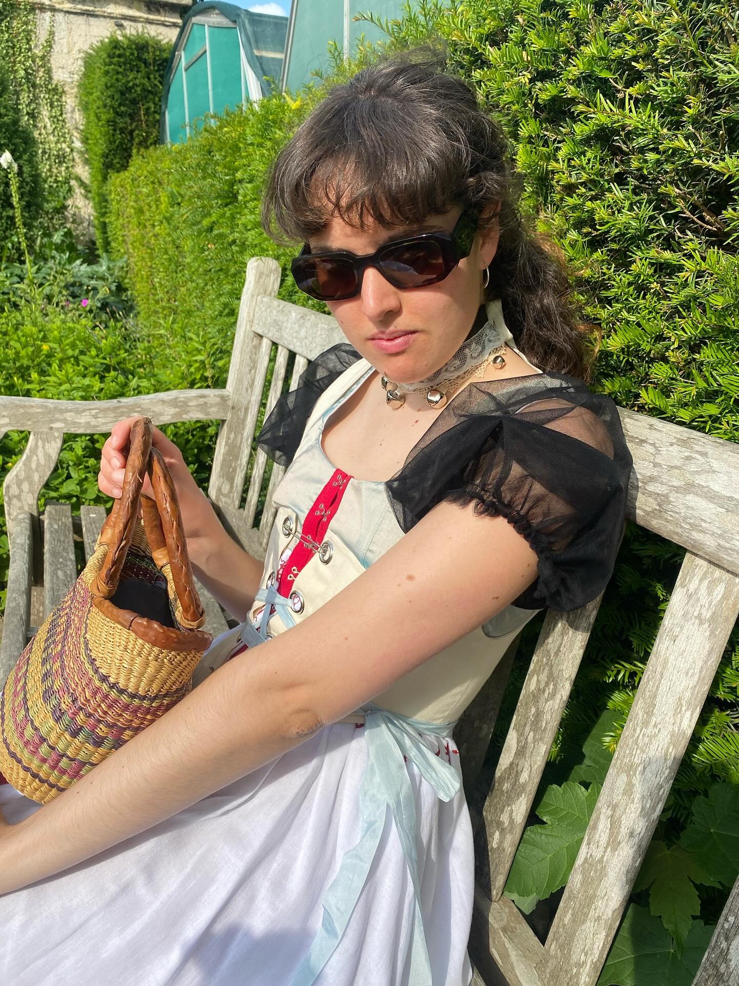 Went to @oxford_uni to hear my fantastic twin @bellaspratley speak on a panel about inclusive language 💗🖤❤️&zwj;🔥 at @sthildasoxfordjcr

Also a fantastic time to get dressed up in the Love at Dawn dress and Faline corset I made for @thelastdinnerp