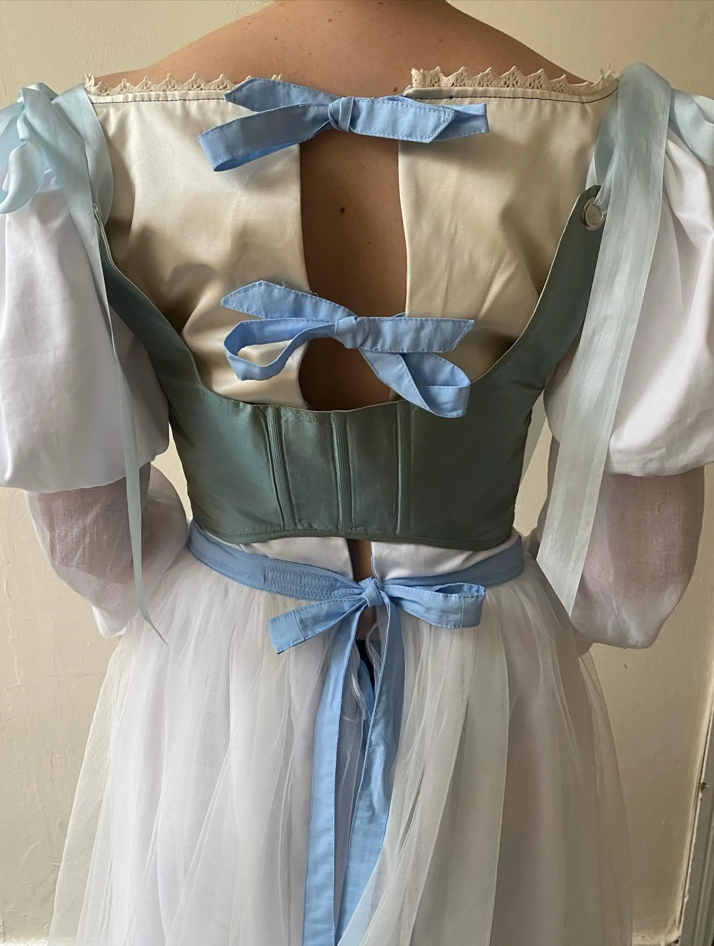 Just getting excited about bridal separates that make our 👰🏻&zwj;♀️ bridal 🐇 repeatable 🤍 &amp; also this cute outfit I wore to Oxford last summer. Can&rsquo;t wait to outfit reppppeeeat

P.s dress made to another&rsquo;s measurements hence the i