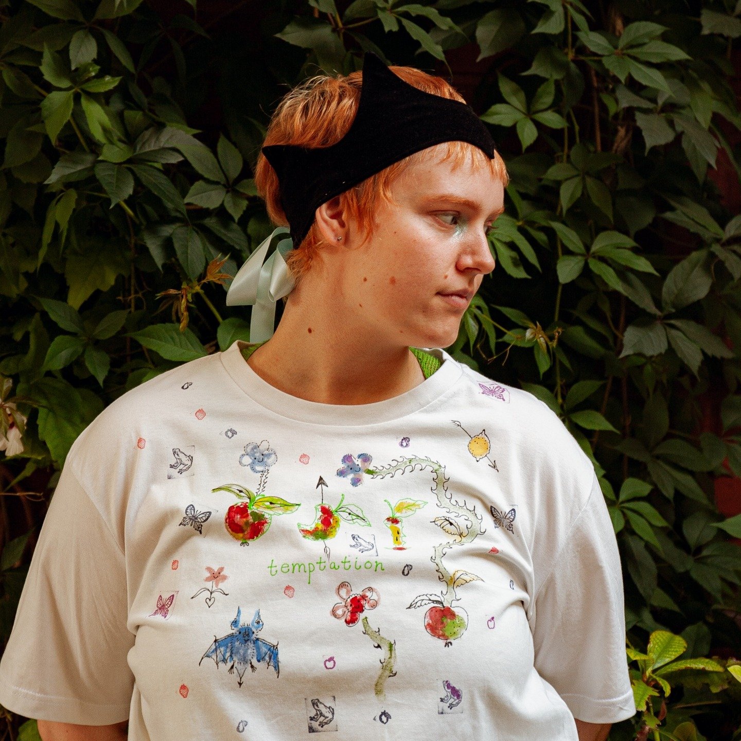Stock announcement for @saladdaysmarketlondon at Battersea Power station - find me 11am til 6pm on Saturday 2nd May!

There will limited stock of delightful things including 6 hand painted tees 🌿
Fully restocked Red kiss me tee (a popular favourite)
