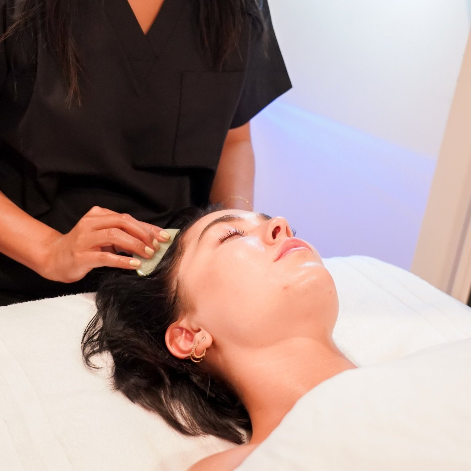 Intra-oral buccal facial sculpting contour relaxation session