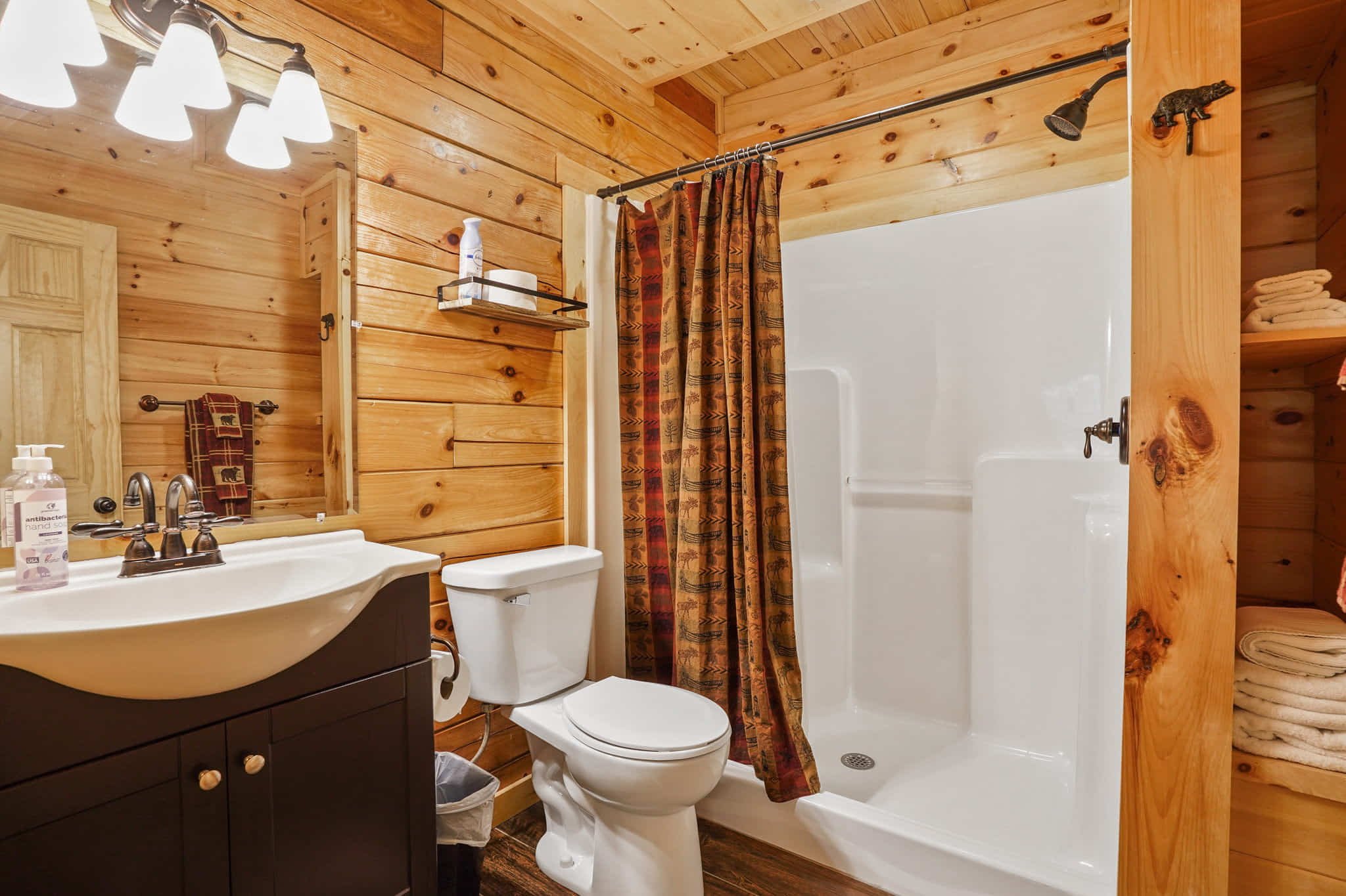 Bathroom of River Rock Lodge in Hocking Hills ohio