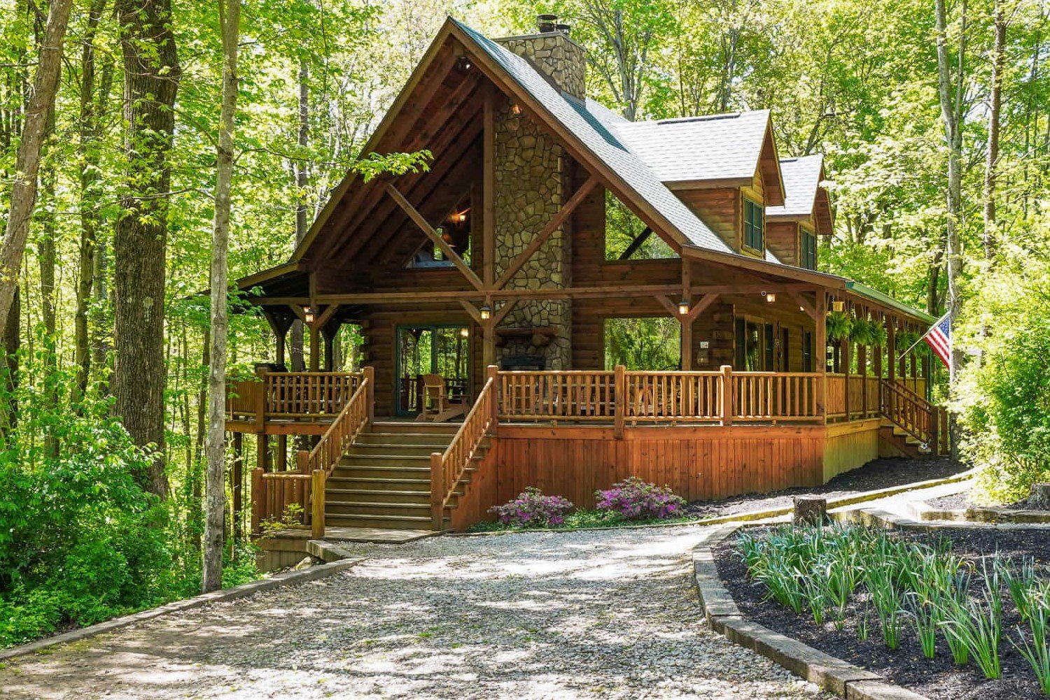 Redwood Lodge Exterior in Hocking Hills Ohio