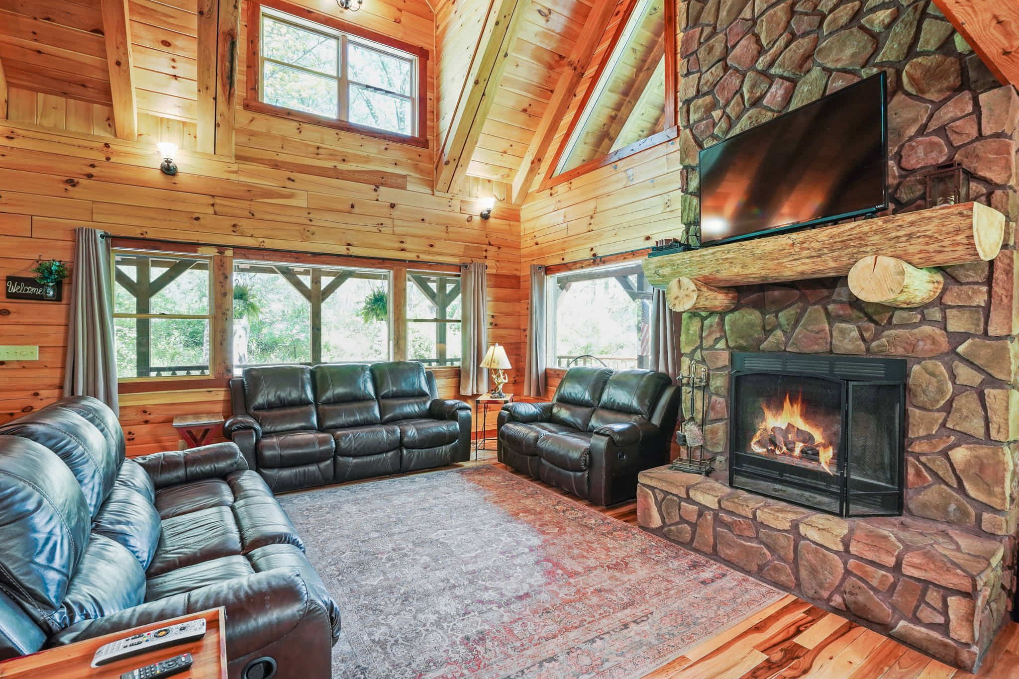 Redwood Lodge Great Room in Hocking Hills ohio