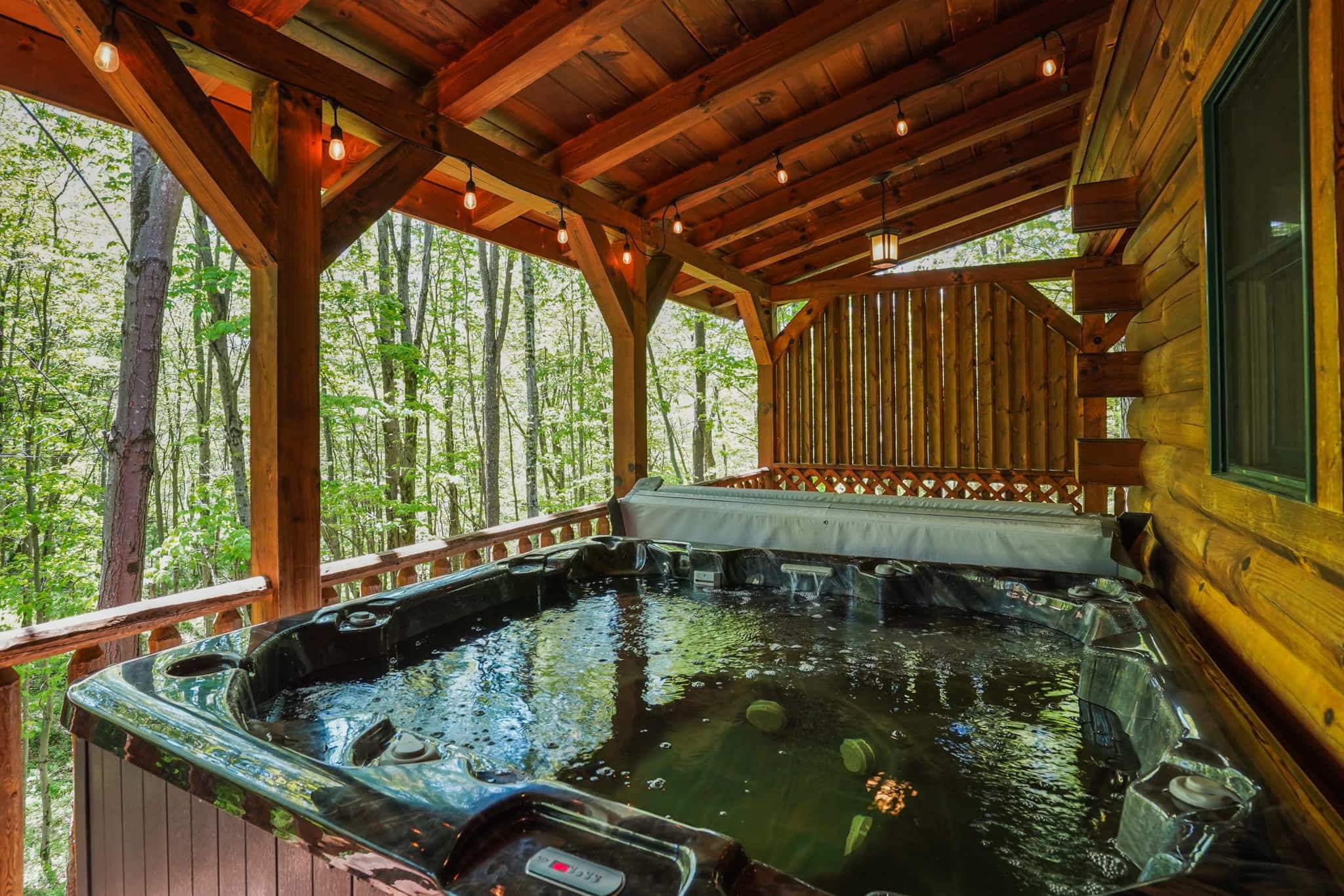 Redwood Lodge Hot Tub Hocking Hills Ohio