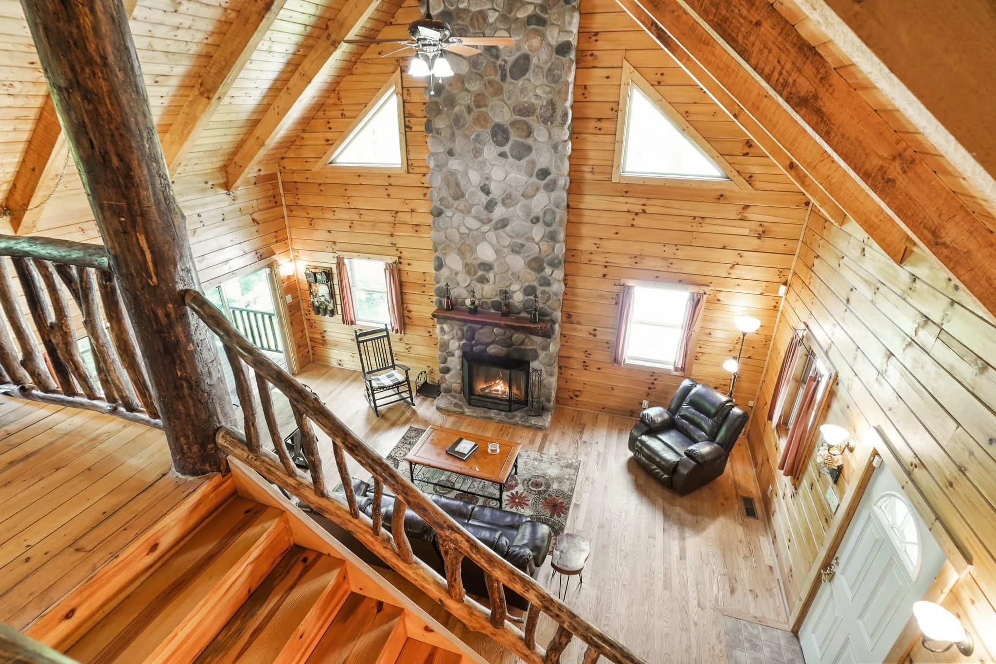 Bobcat Bluff Cabin (sleeps 8) — Liberty Log Lodging Hocking Hills